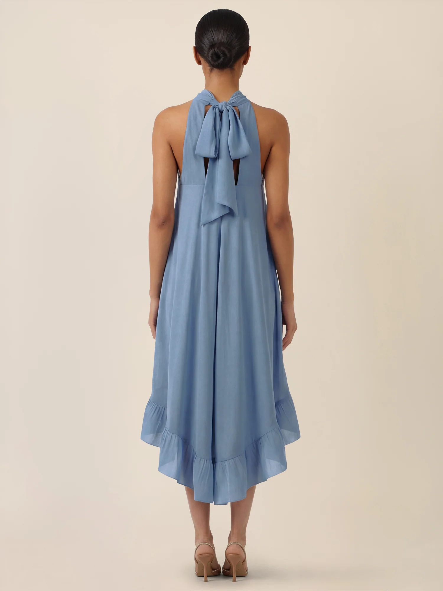 APART Halterneck-Kleid mit Volantsaum | rauchblau - Image 2