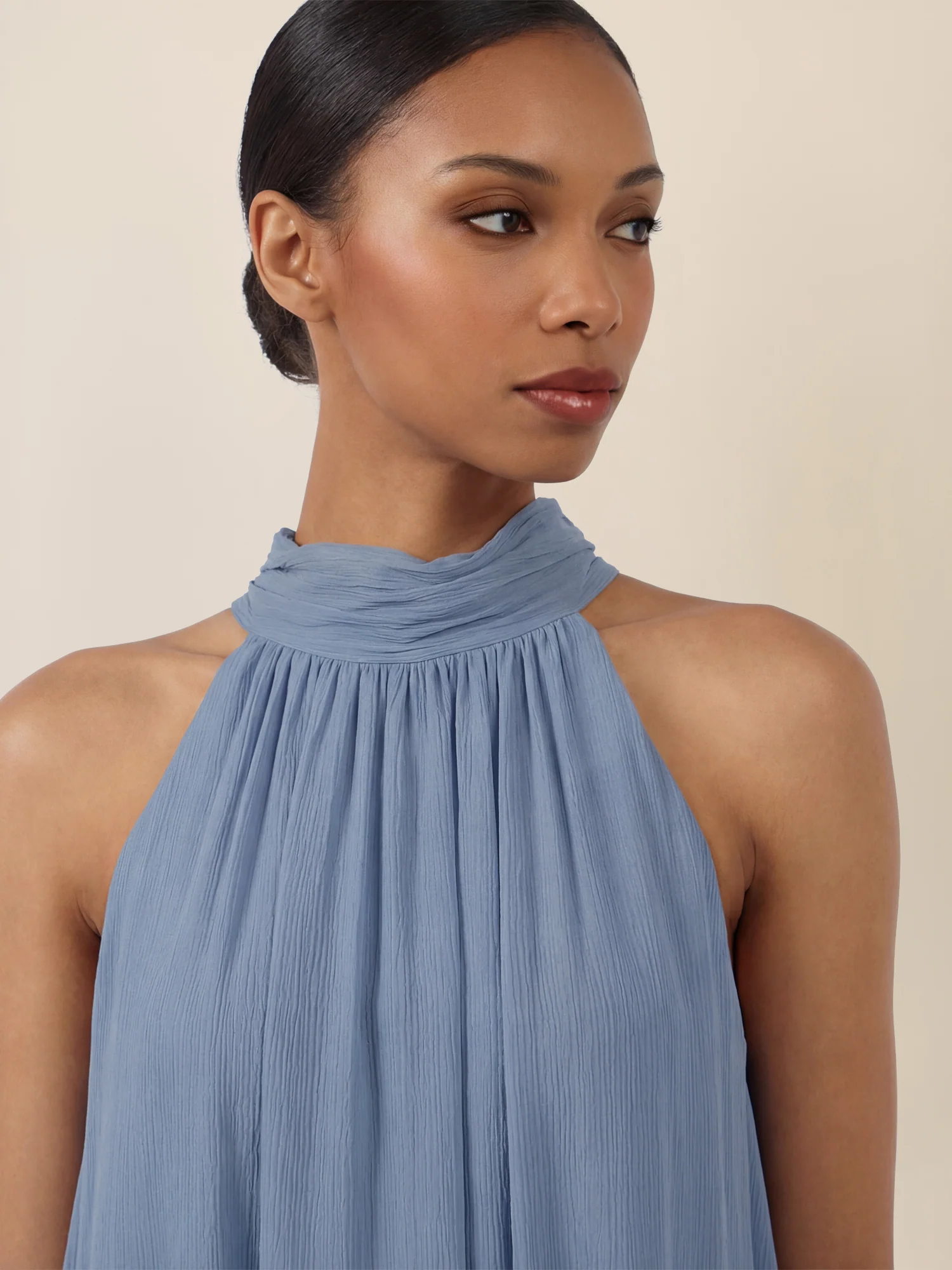 APART Halterneck-Kleid mit Volantsaum | rauchblau - Image 4