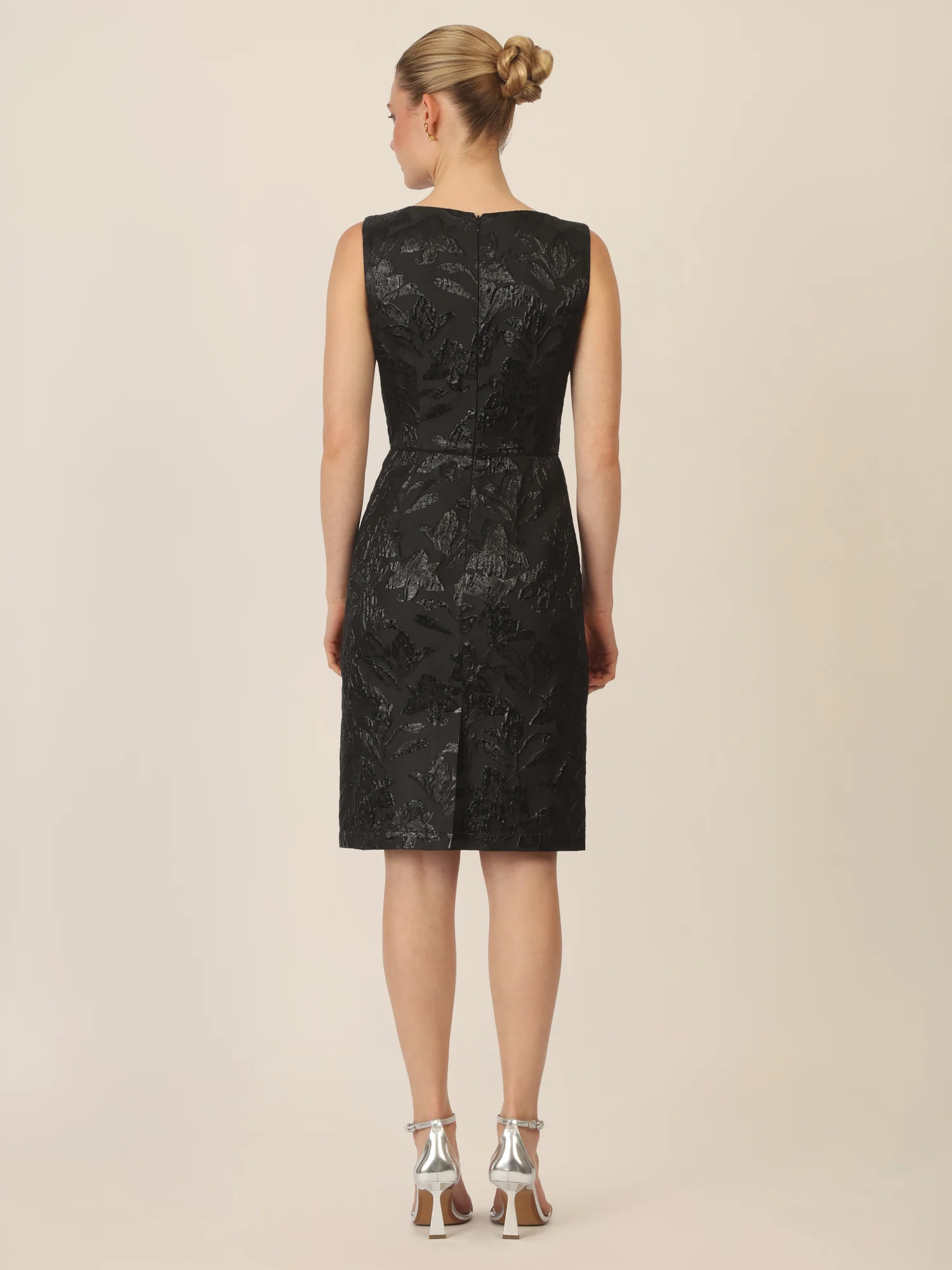 APART Jacquardkleid mit floralen Strukturen | schwarz - Image 2