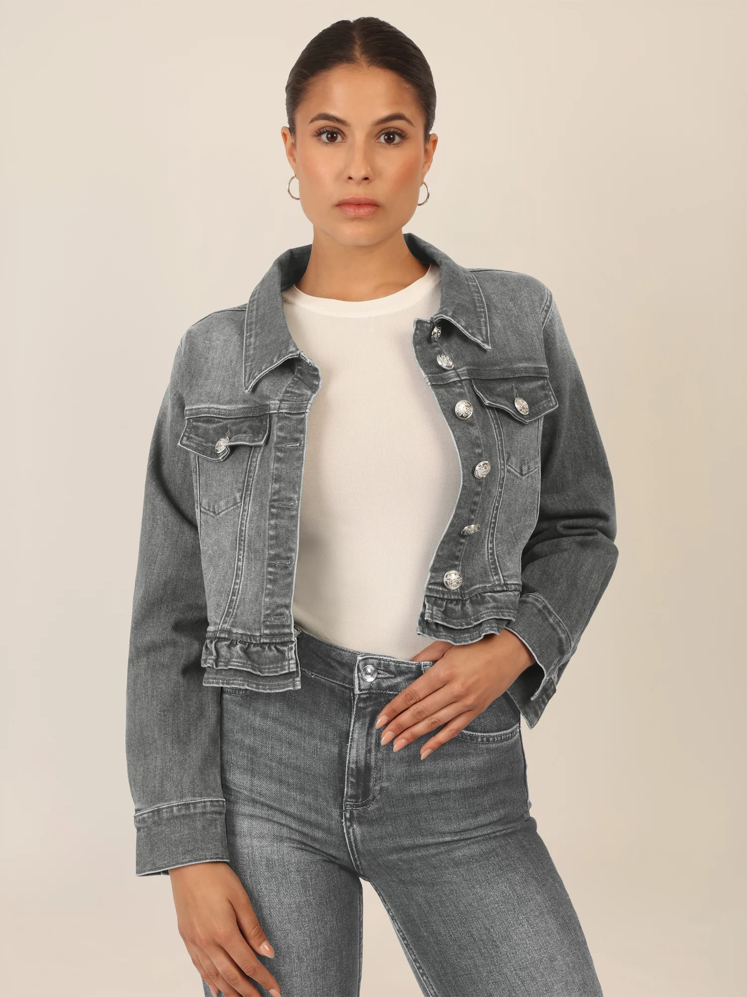 APART Jeansjacke mit Rüschen | grau