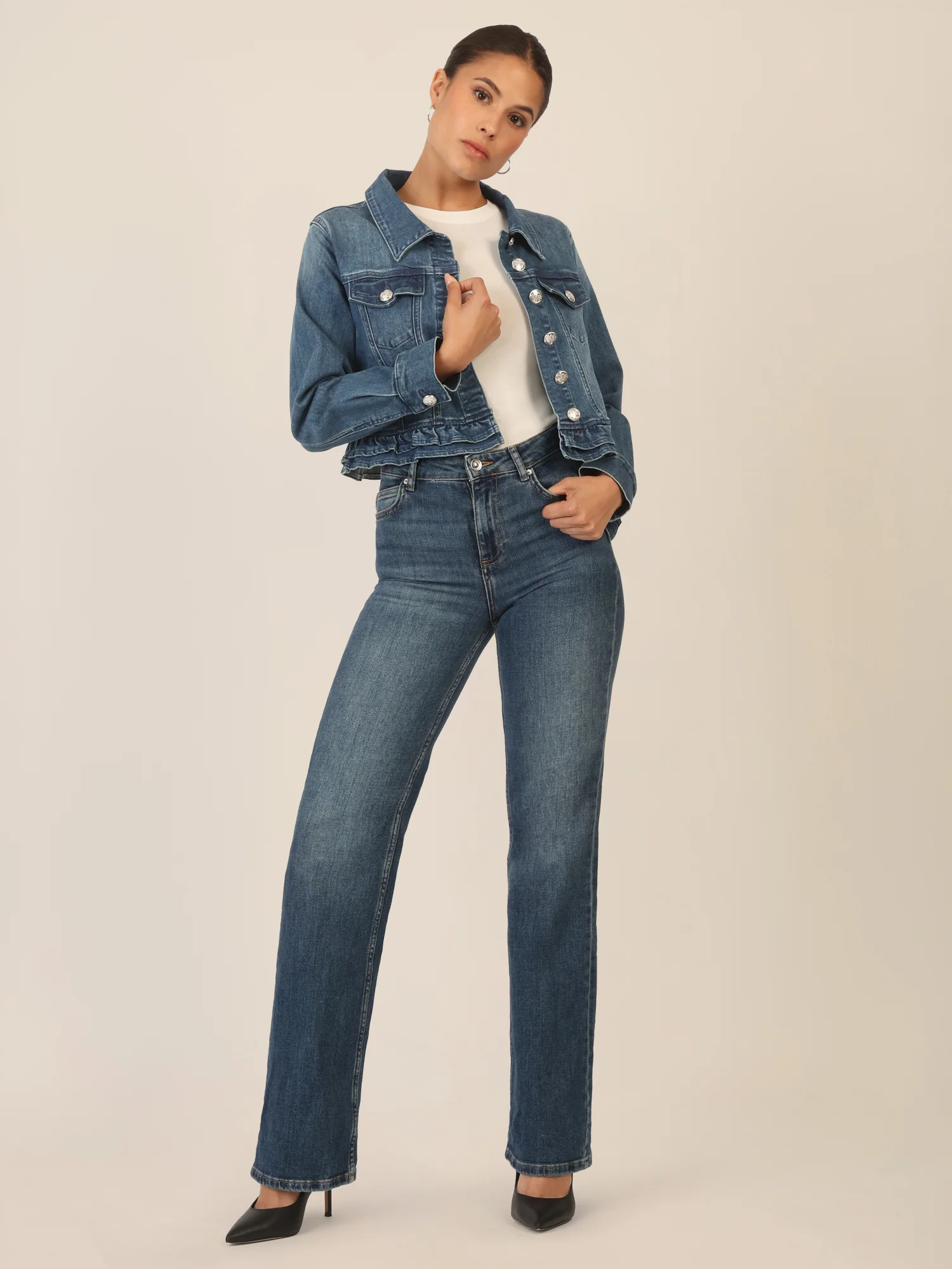 APART Jeansjacke mit Rüschen | mittelblau - Image 2