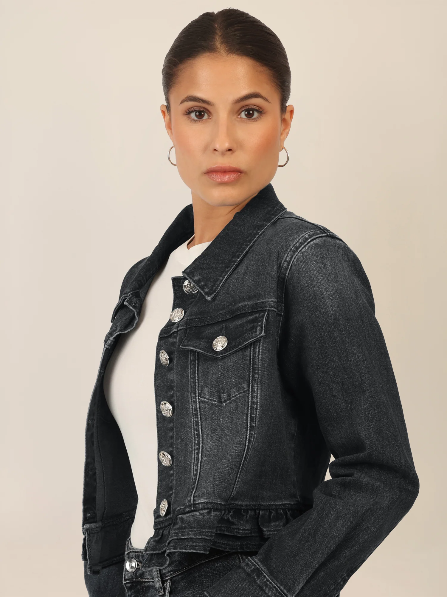 APART Jeansjacke mit Rüschen | schwarz - Image 5