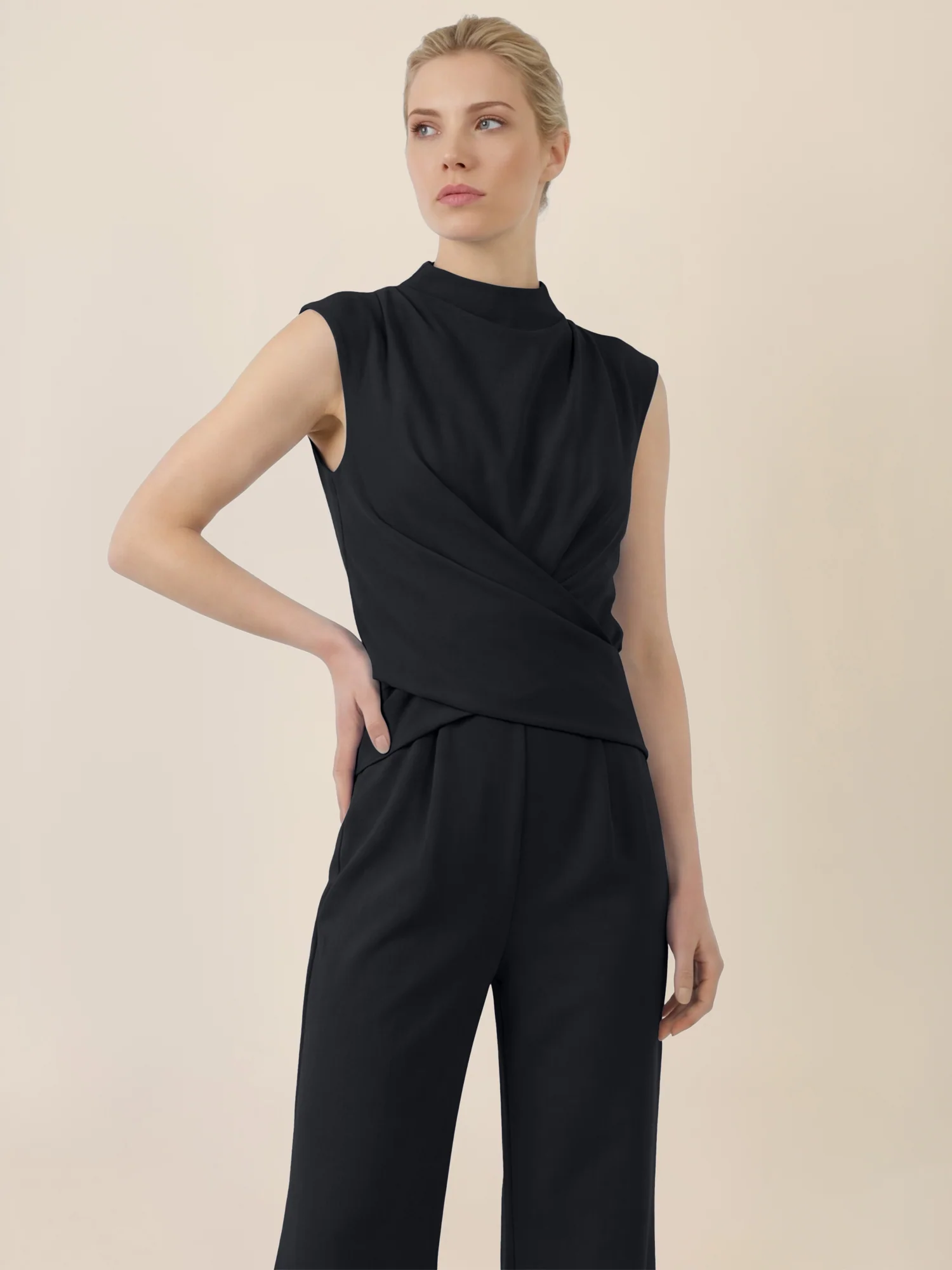 APART Jumpsuit mit Drapierung und weitem Bein | schwarz - Image 4