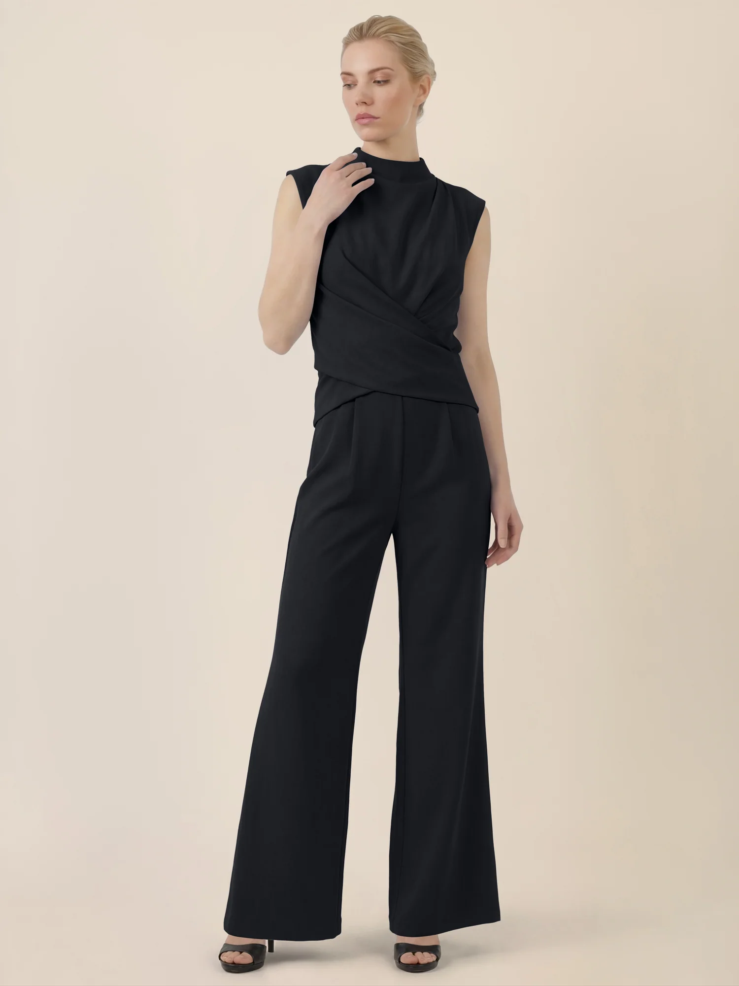 APART Jumpsuit mit Drapierung und weitem Bein | schwarz - Image 6