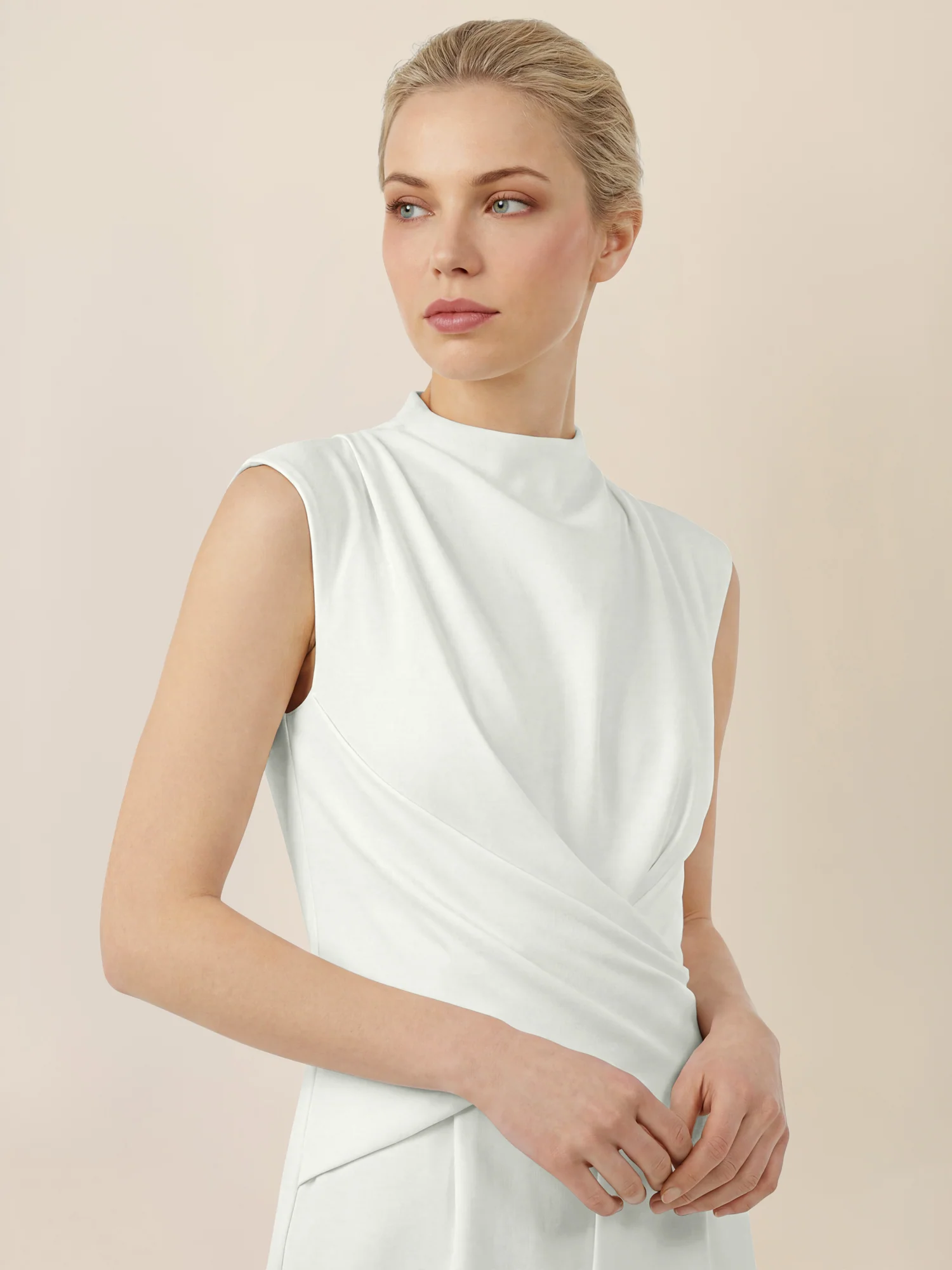 APART Jumpsuit mit Wickeleffekt und weitem Bein | creme - Image 4