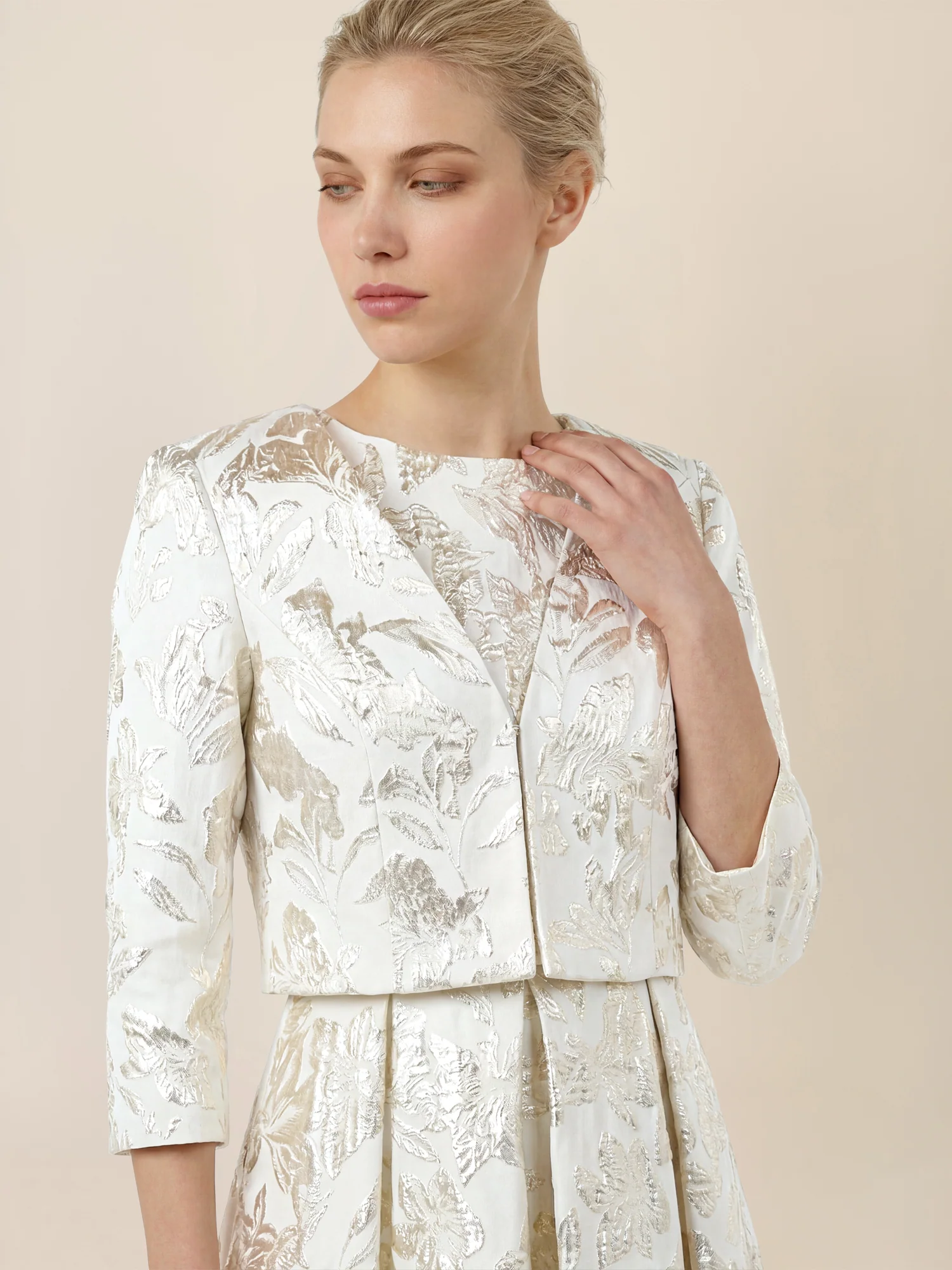 APART Kastenblazer mit Glanzmuster | creme-gold - Image 5