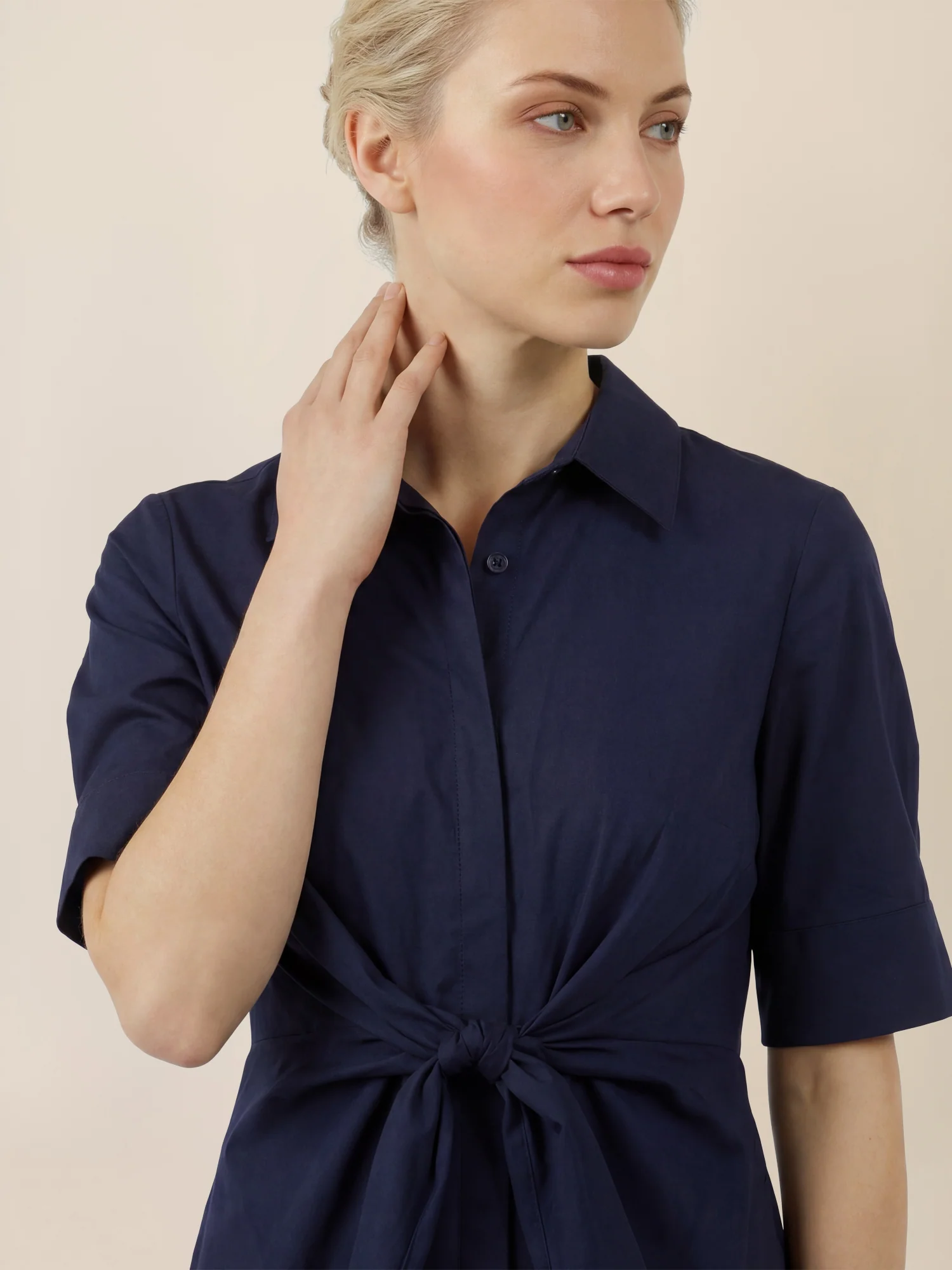 APART Kleid mit Bindegürtel und Hemdblusenkragen | nachtblau - Image 4