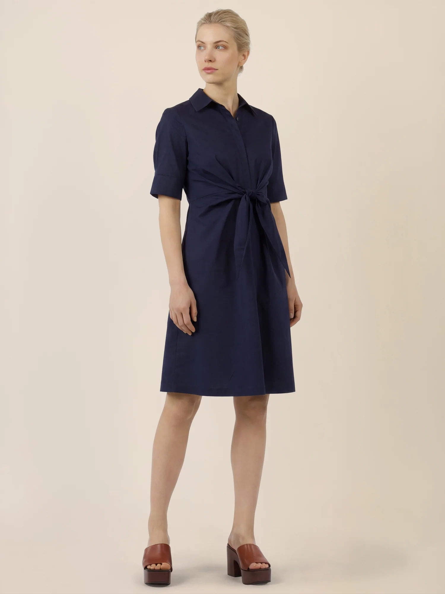 APART Kleid mit Bindegürtel und Hemdblusenkragen | nachtblau - Image 6