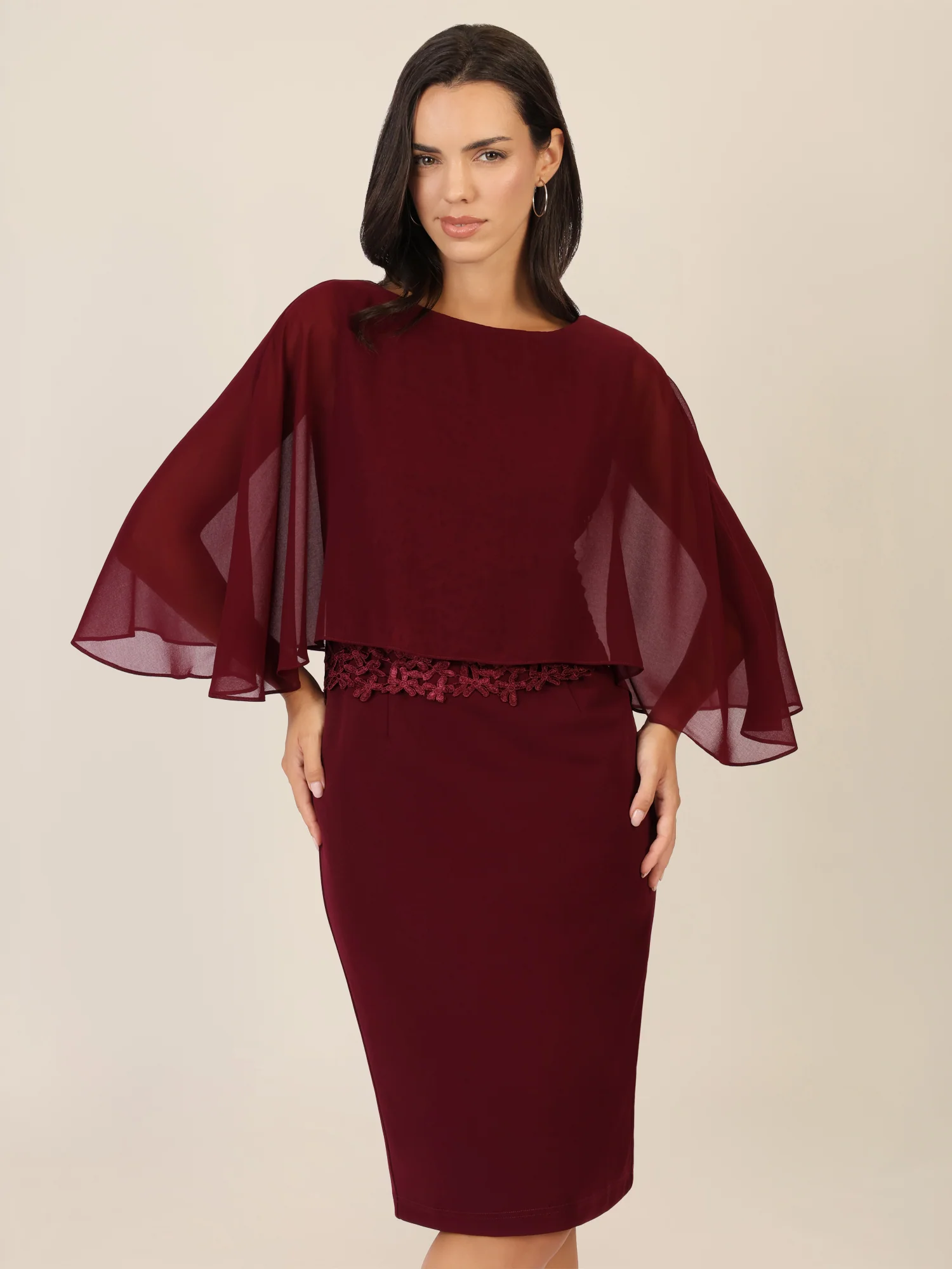 APART Kleid mit Chiffoncape in Lagenoptik mit Spitzenborte | bordeauxrot - Image 4