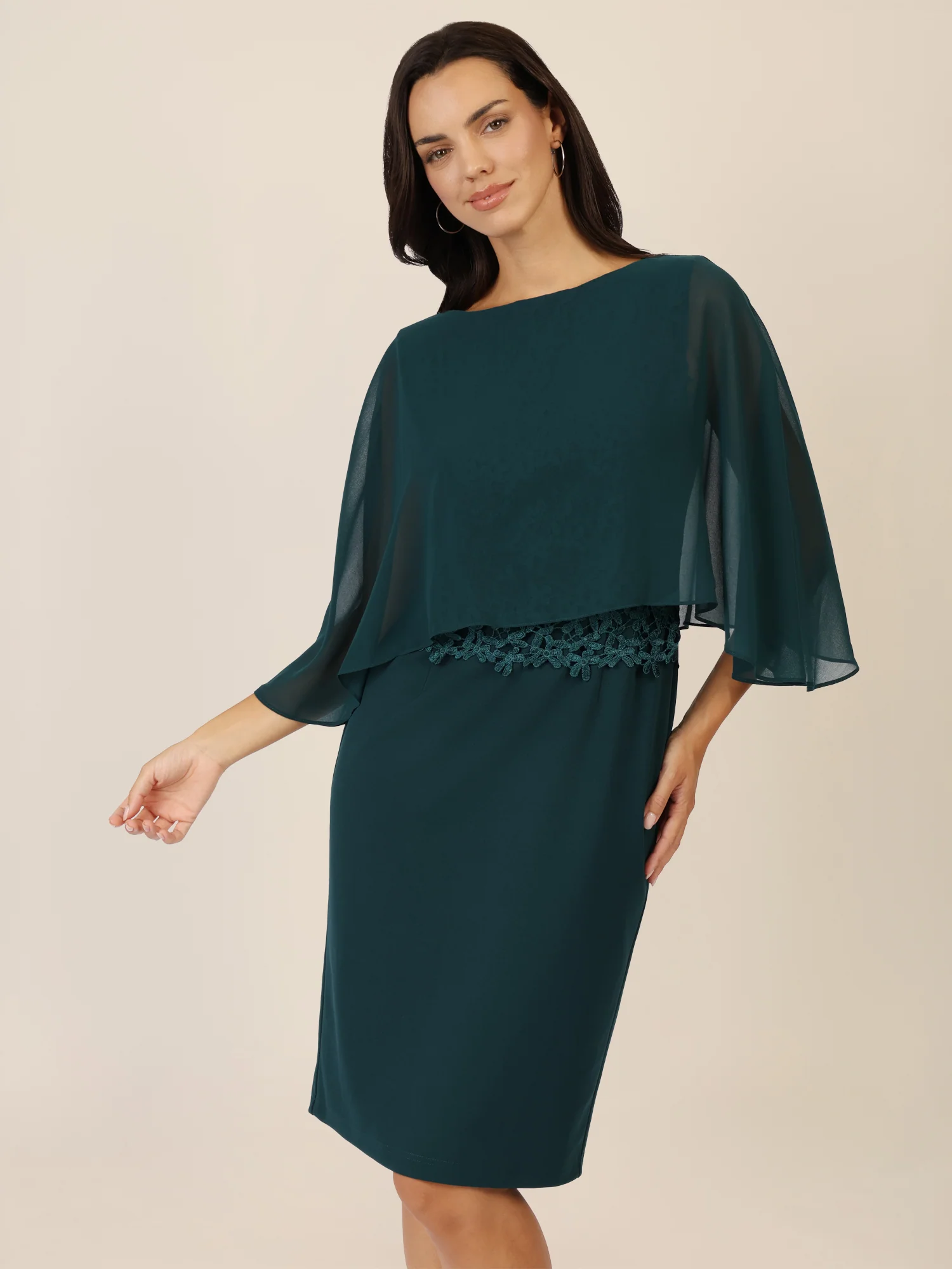 APART Kleid mit Chiffoncape in Lagenoptik mit Spitzenborte | dunkelgrün - Image 4