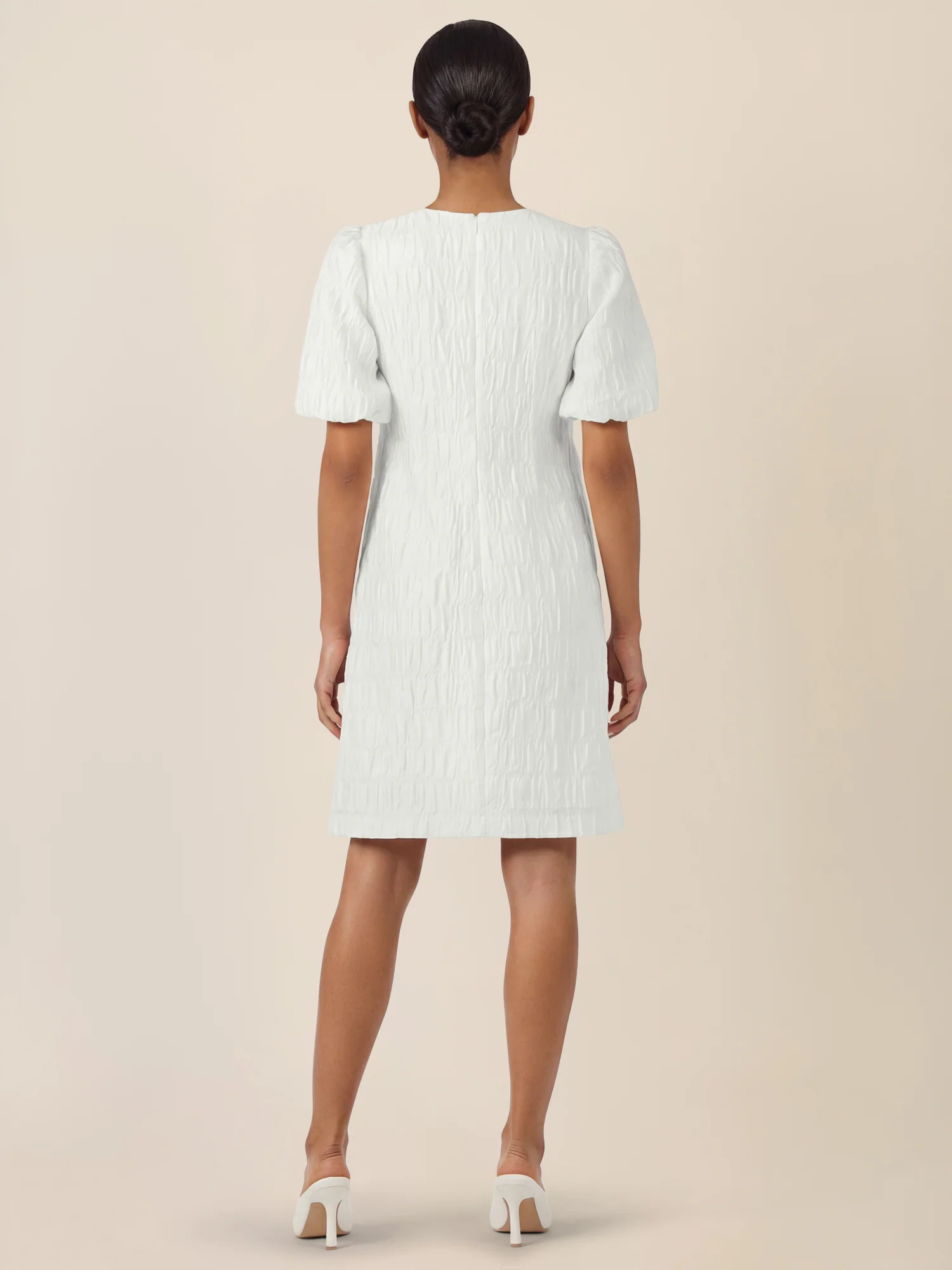 APART Kleid mit edler Crinkle-Struktur | creme - Image 2
