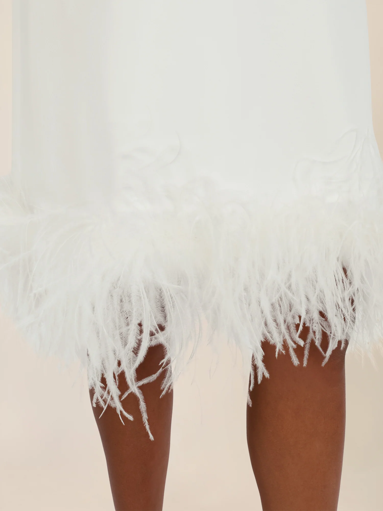 APART Kleid mit Federsaum | creme - Image 4