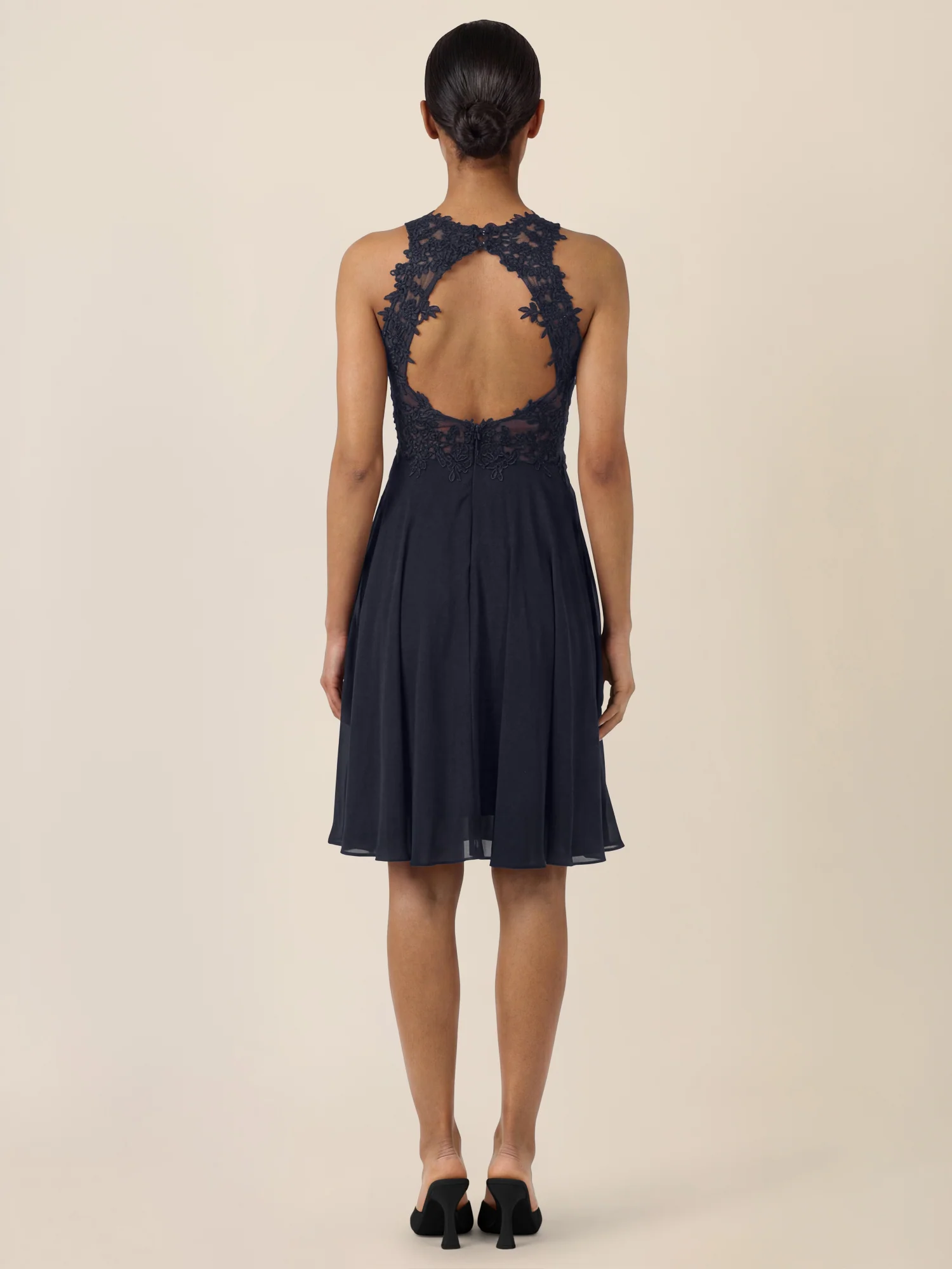 APART Kleid mit floraler Spitzenpracht | nachtblau - Image 2