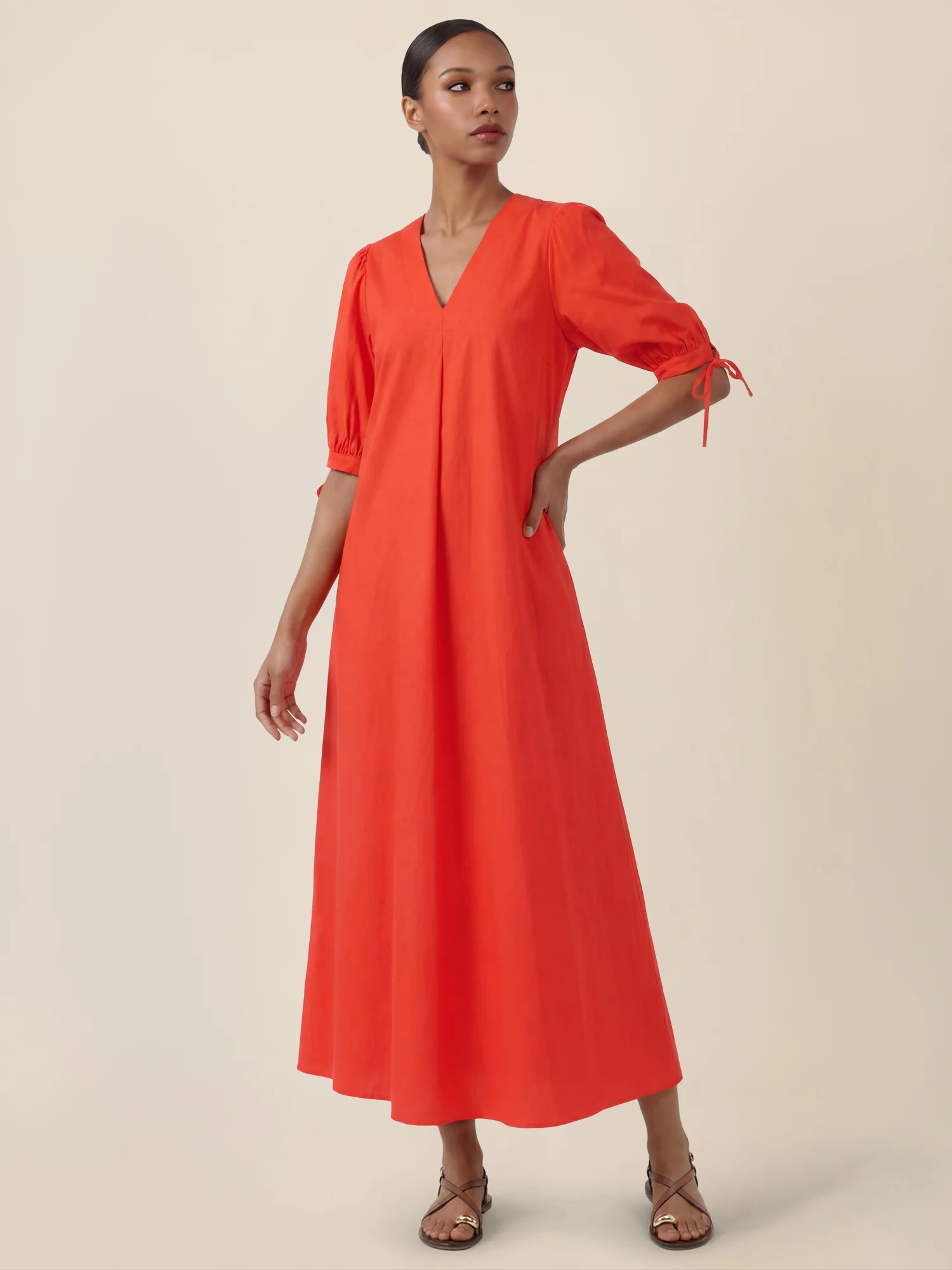 APART Kleid mit Puffärmeln und V-Ausschnitt | orange - Image 6