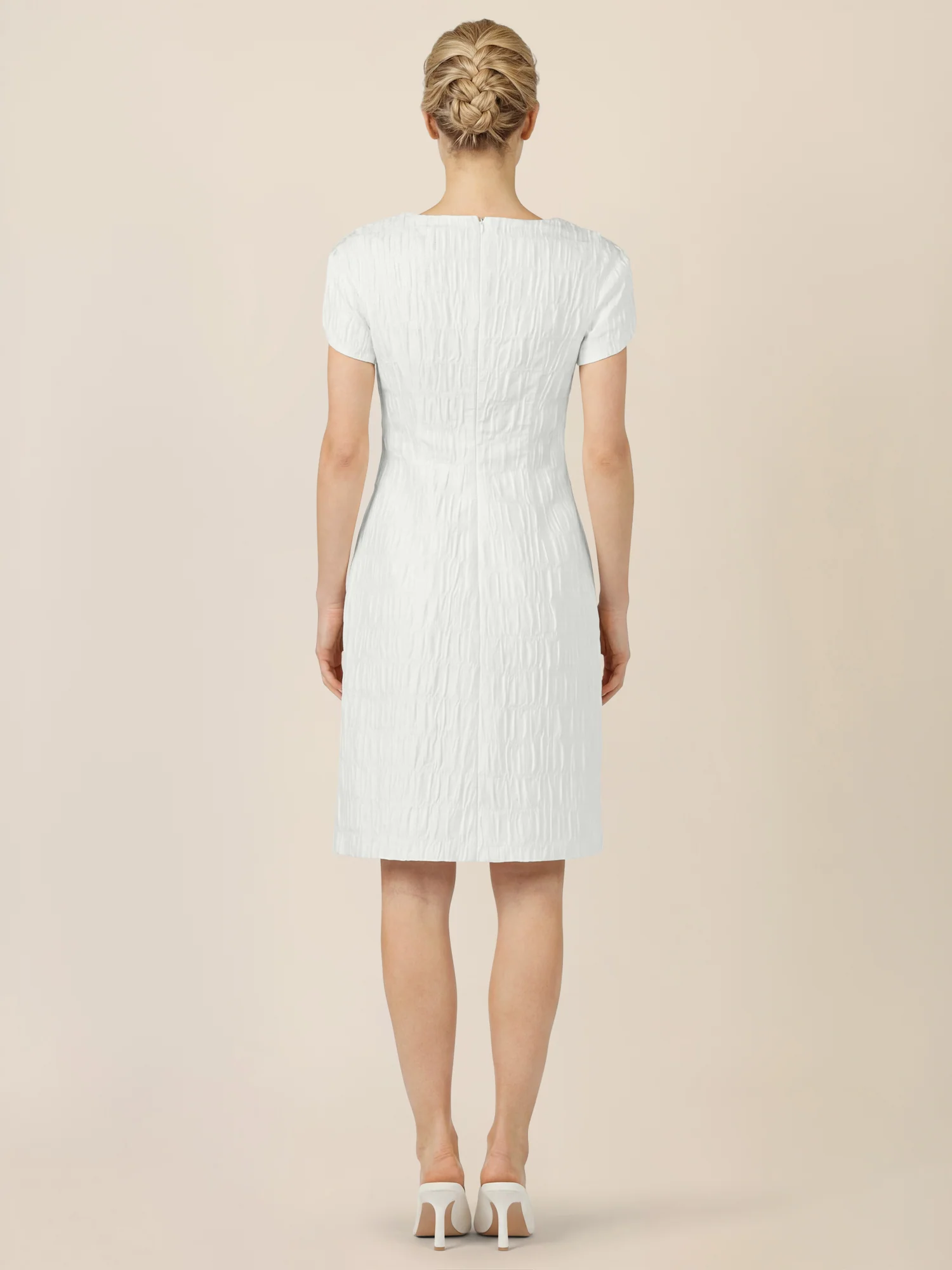 APART Kleid mit Struktur-Effekt und femininer Linie | creme - Image 2