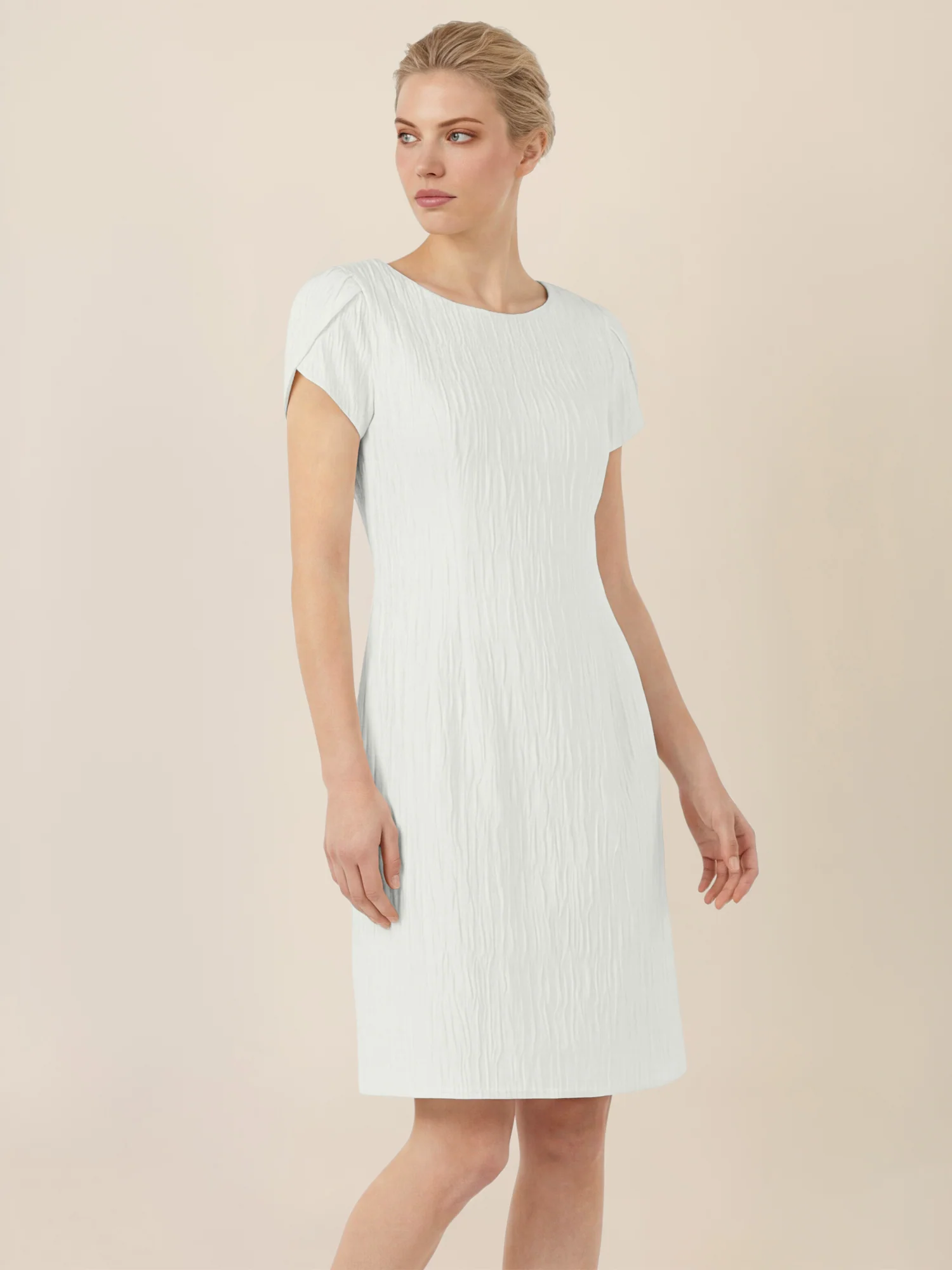 APART Kleid mit Struktur-Effekt und femininer Linie | creme - Image 4