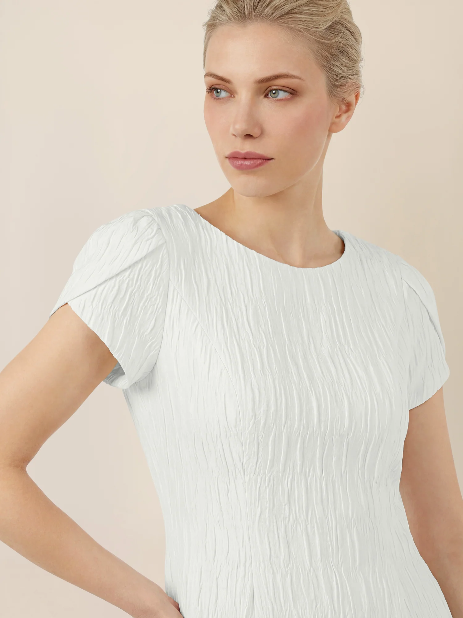 APART Kleid mit Struktur-Effekt und femininer Linie | creme - Image 5