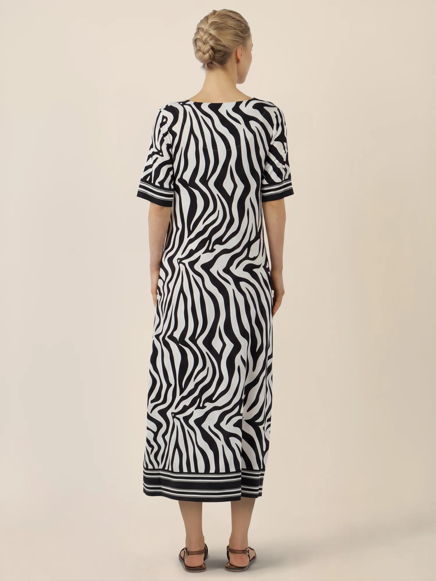 APART Kleid mit Zebra-Muster und V-Ausschnitt | schwarz-creme - Image 2