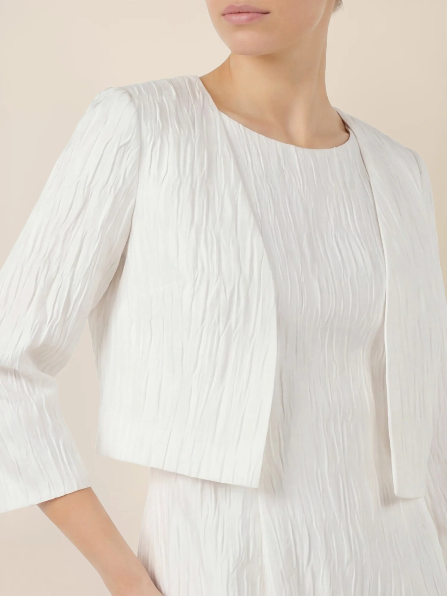 APART Kurze Jacquard-Bolero in eleganter Strukturoptik | creme - Image 5