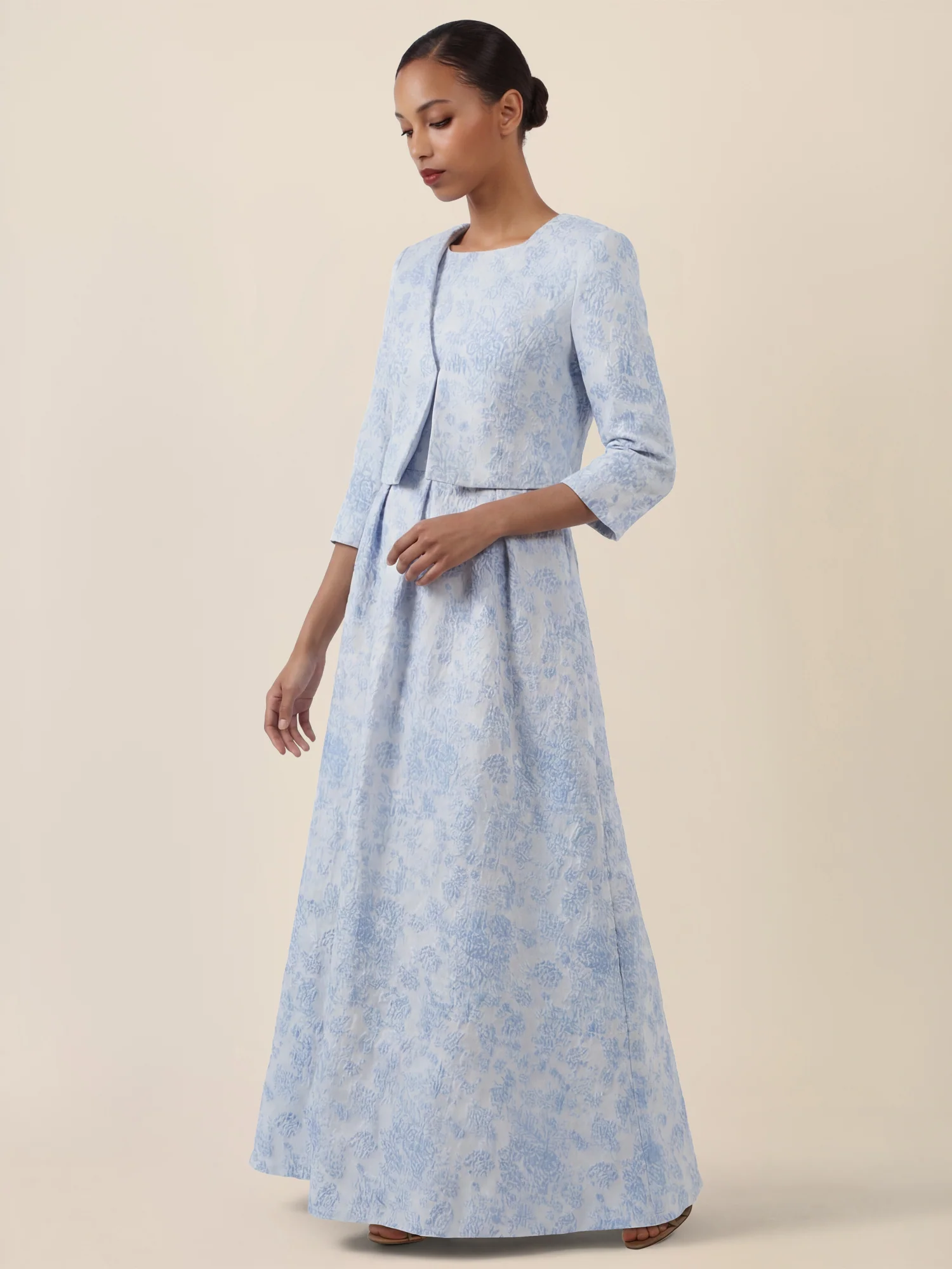 APART Kurze Jacquard-Bolero mit Blumenmuster | hellblau - Image 6