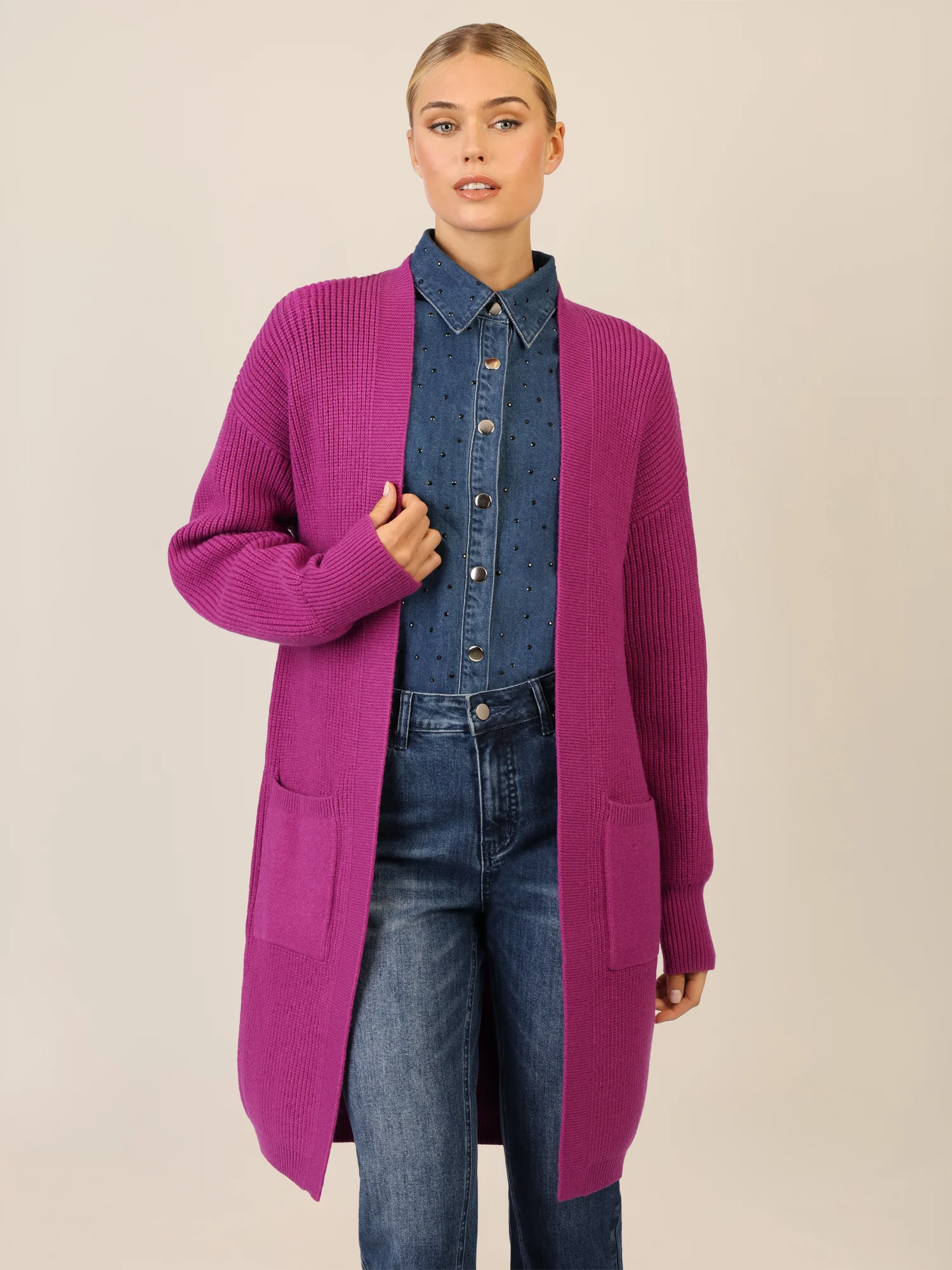 APART Lange Strickjacke mit aufgesetzten Taschen | lila