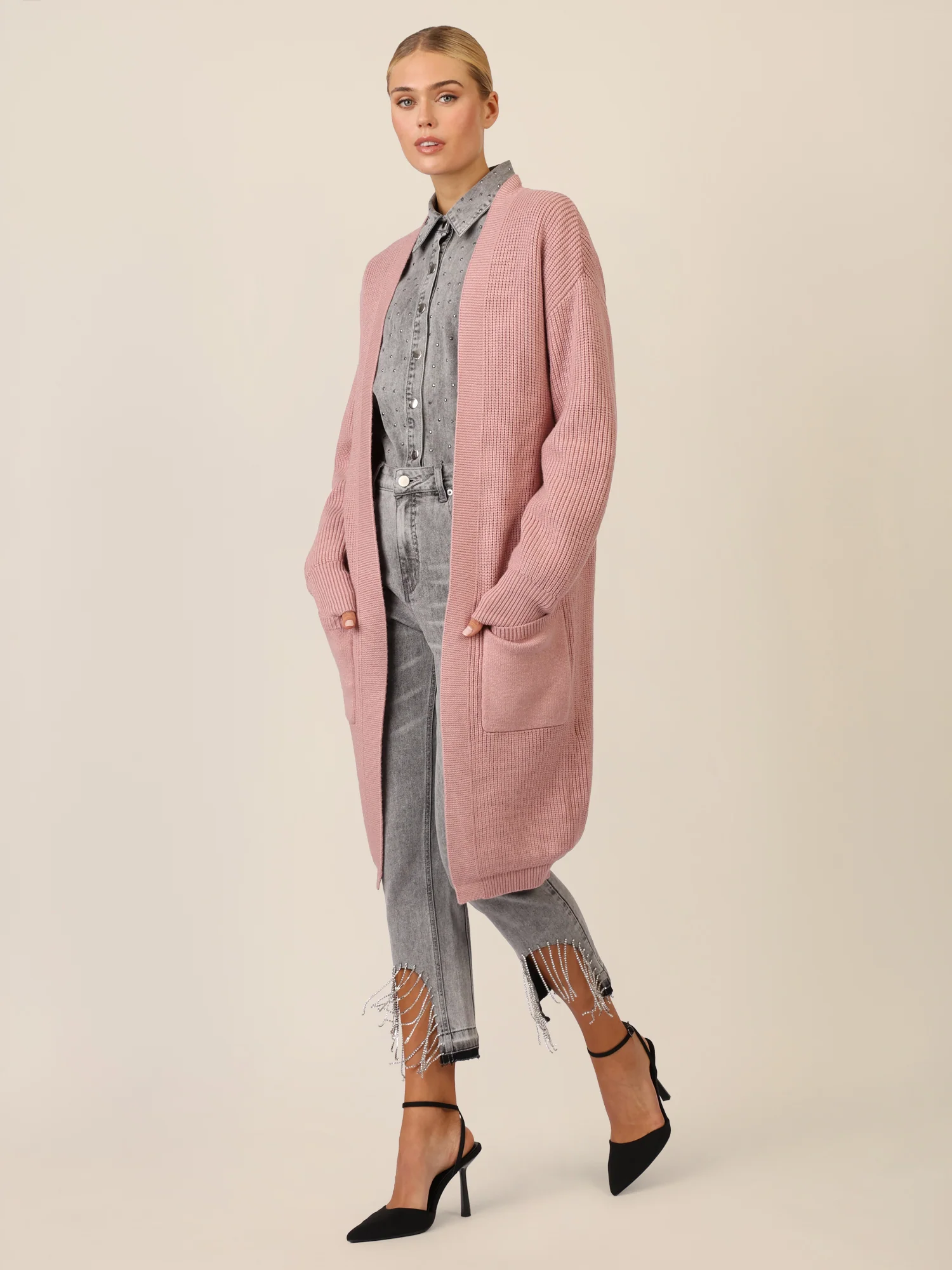 APART Lange Strickjacke mit aufgesetzten Taschen | mauve - Image 2