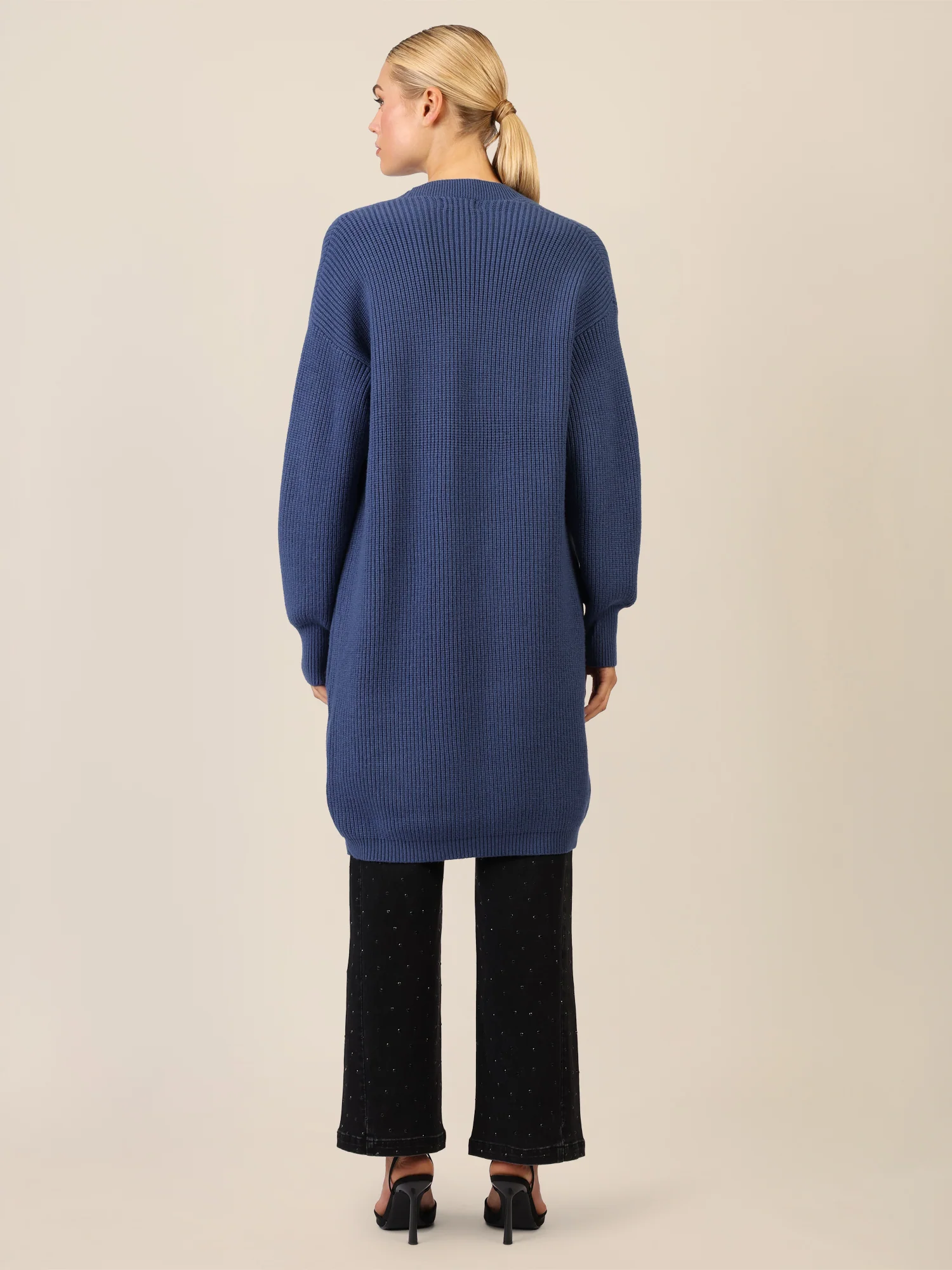 APART Lange Strickjacke mit aufgesetzten Taschen | mittelblau - Image 3