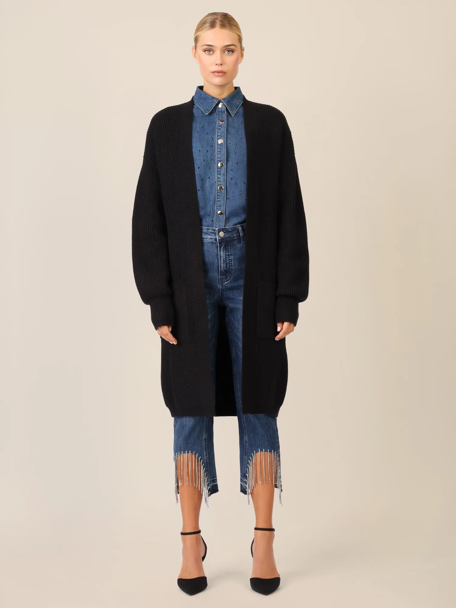 APART Lange Strickjacke mit aufgesetzten Taschen | schwarz - Image 6