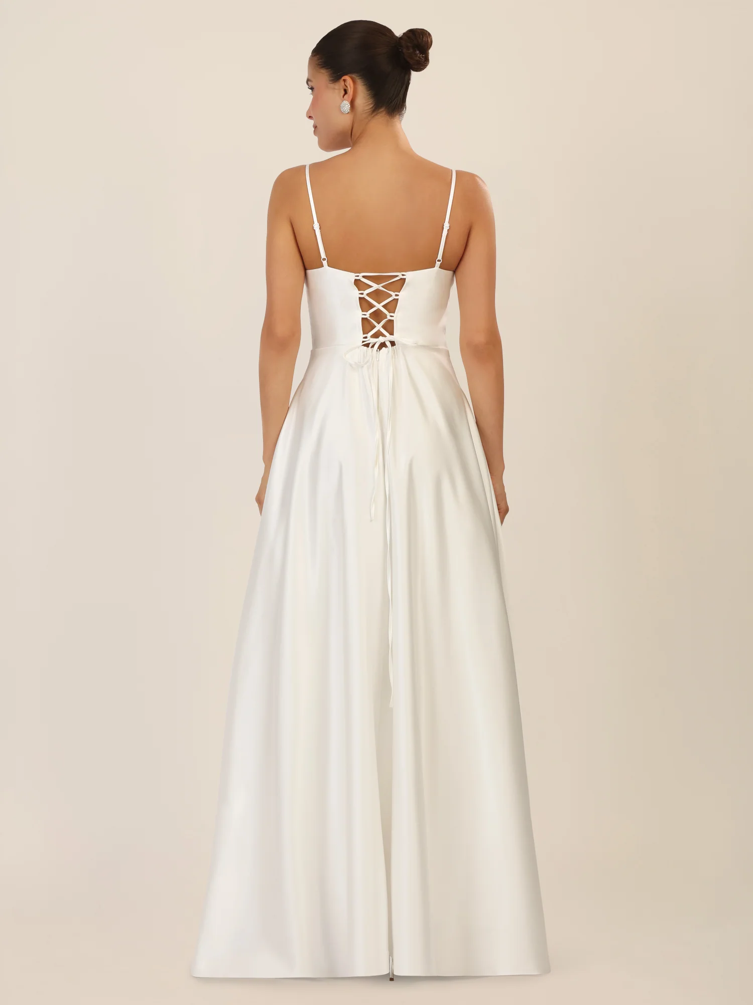 APART Langes Ballkleid aus Satin mit Spaghettiträgern | creme - Image 2