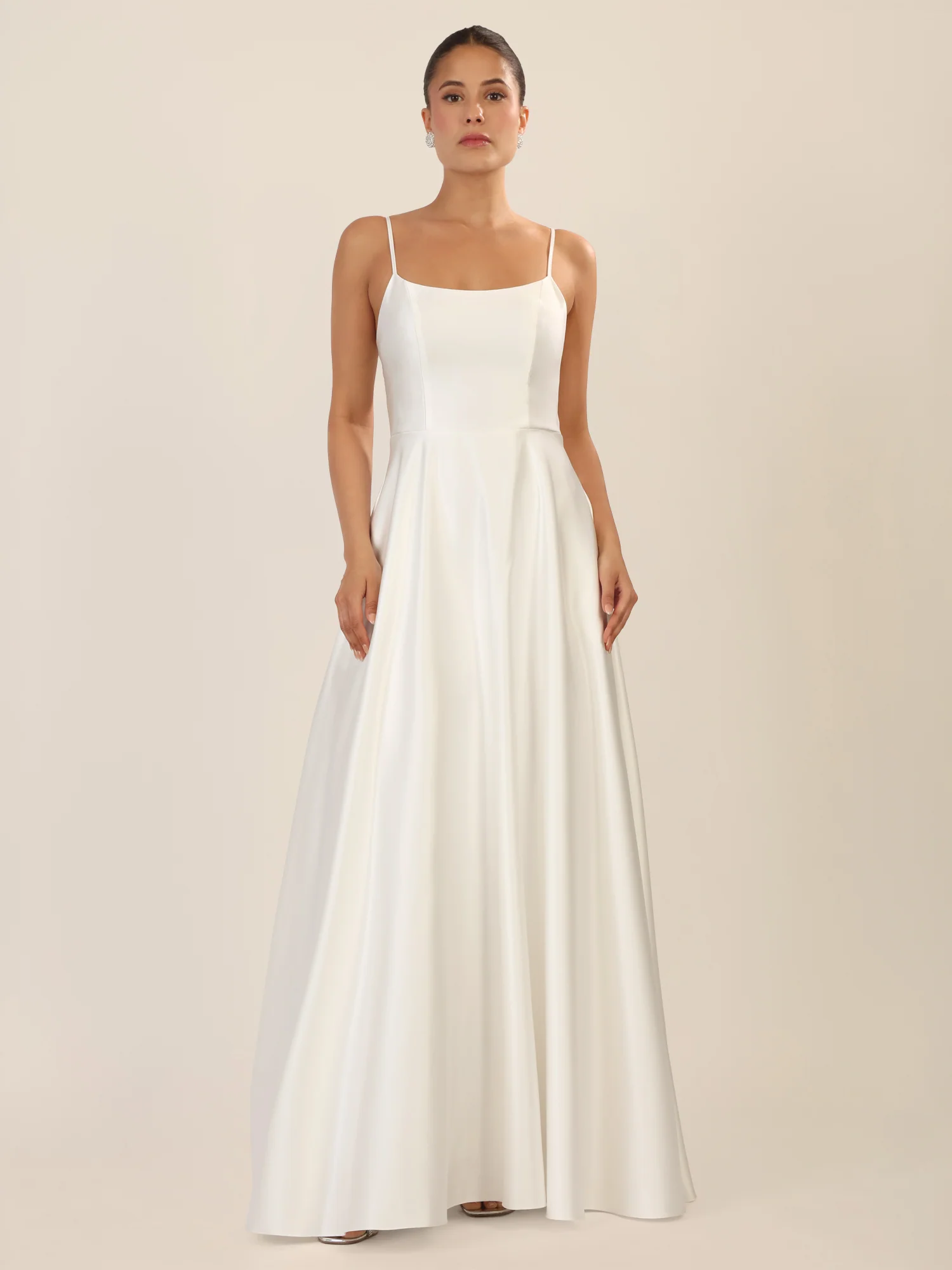 APART Langes Ballkleid aus Satin mit Spaghettiträgern | creme - Image 5