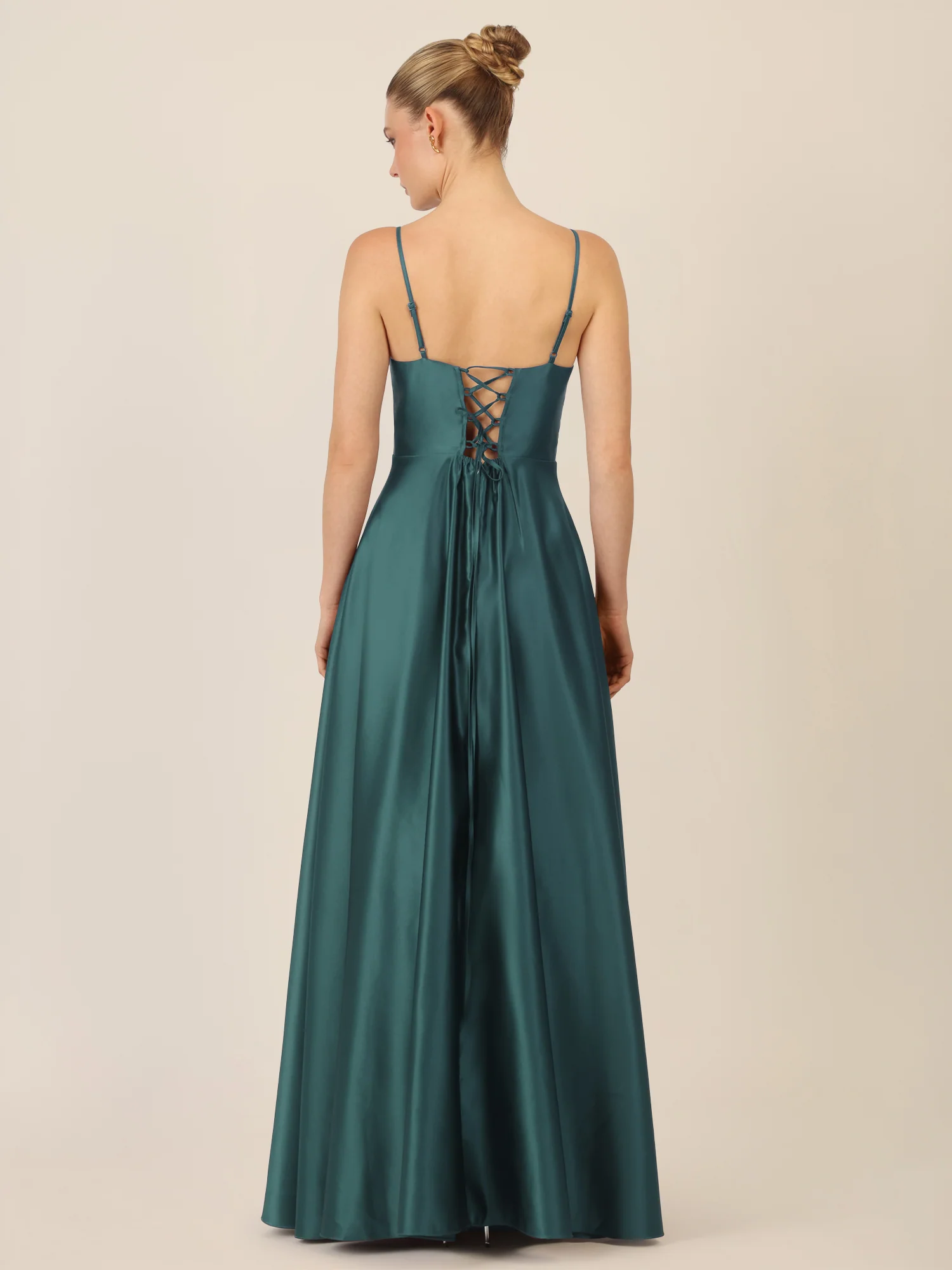 APART Langes Ballkleid aus Satin mit Spaghettiträgern | dunkelgrün - Image 2