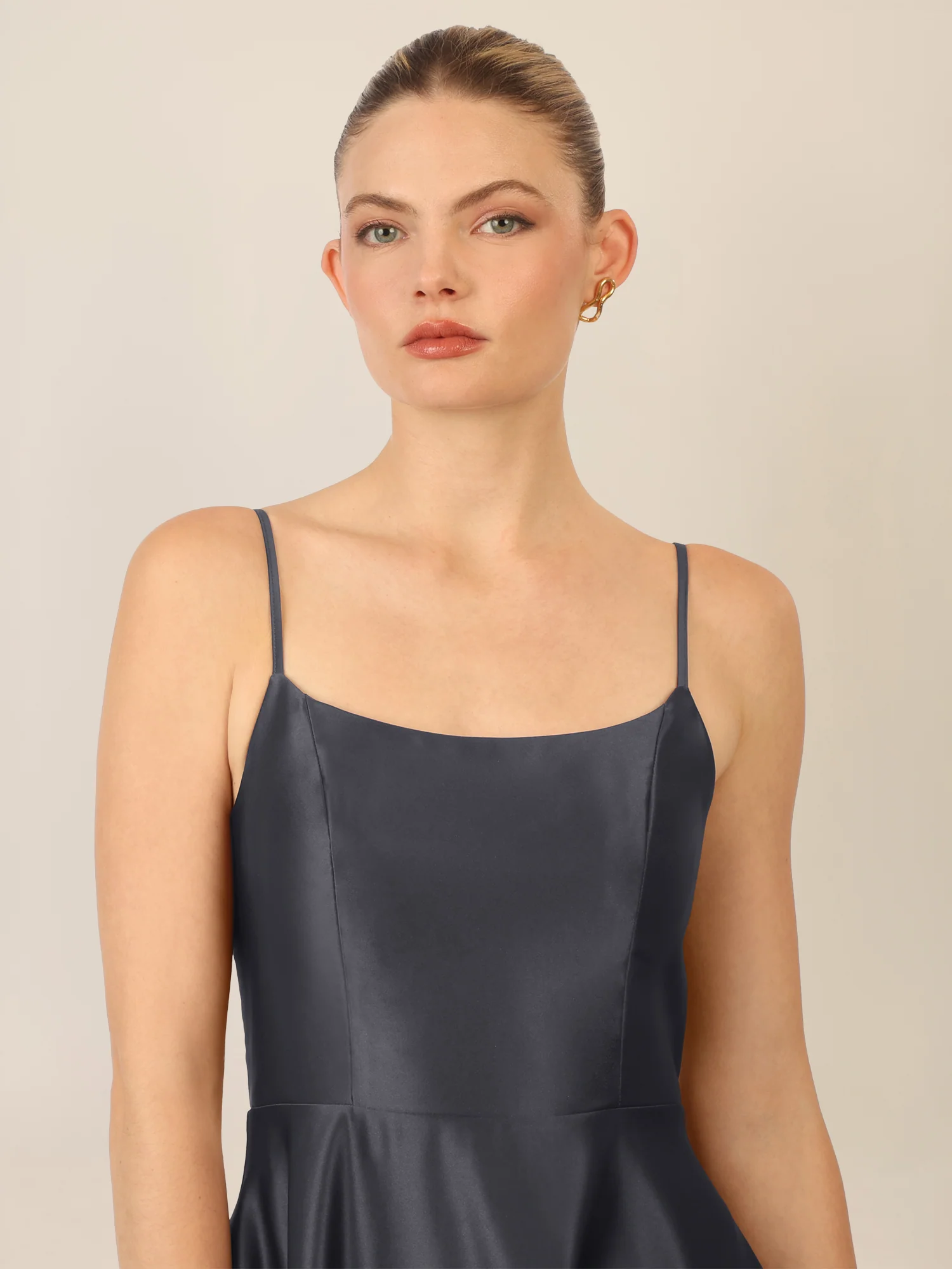APART Langes Ballkleid aus Satin mit Spaghettiträgern | nachtblau - Image 4