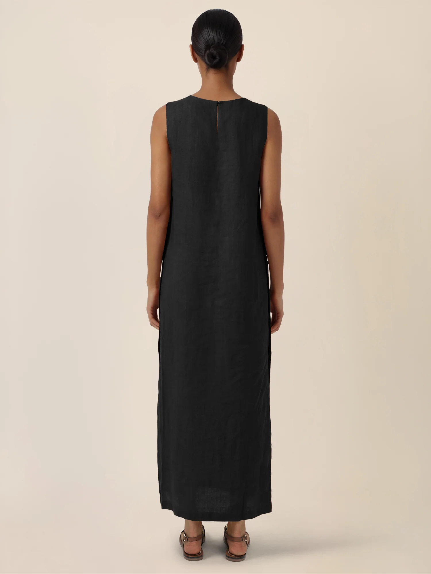 APART Leinenkleid mit seitlicher Knopfleiste | schwarz - Image 2