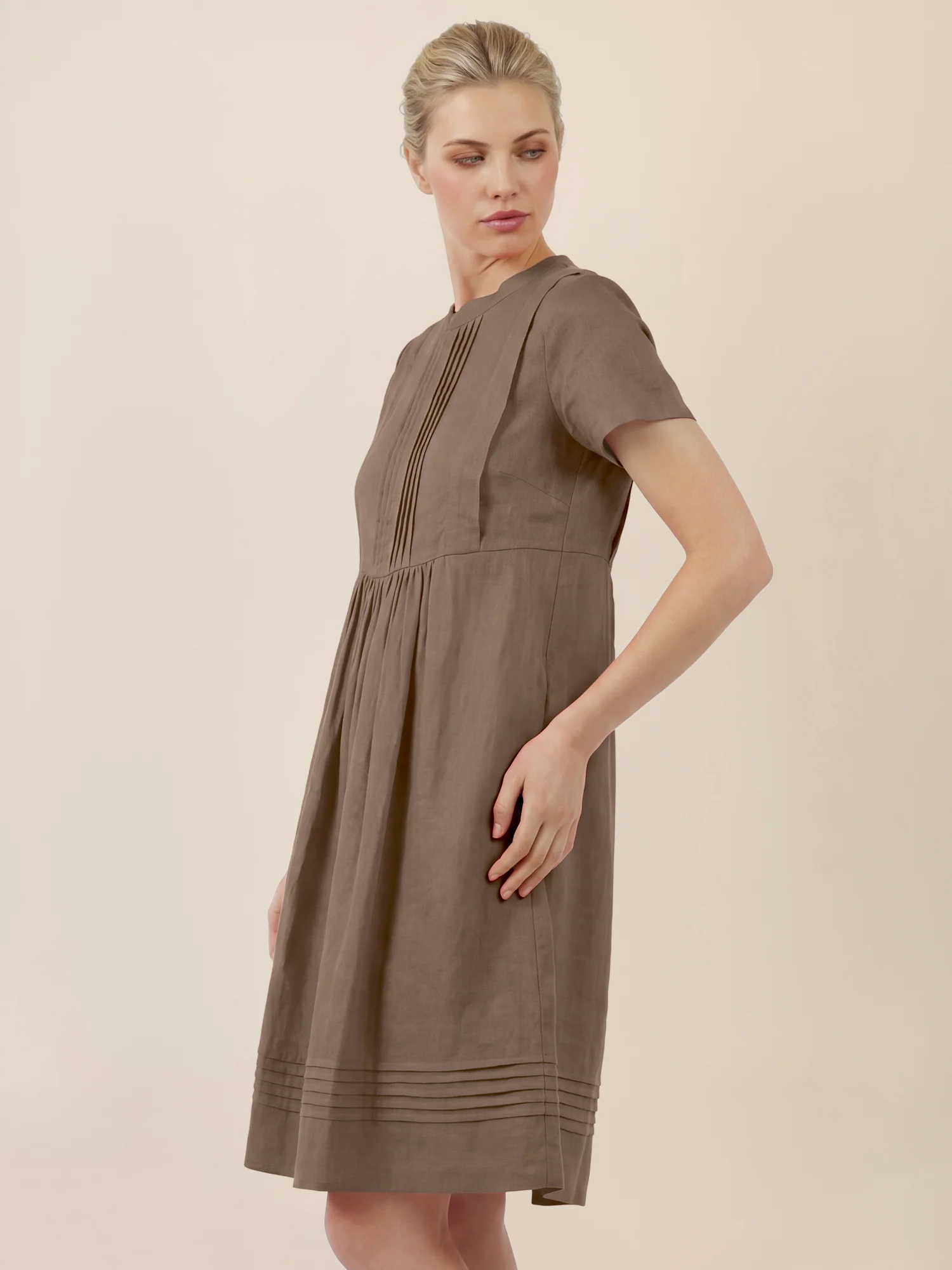 APART Luftiges Leinenkleid mit Zierfalten | cappuccino - Image 4