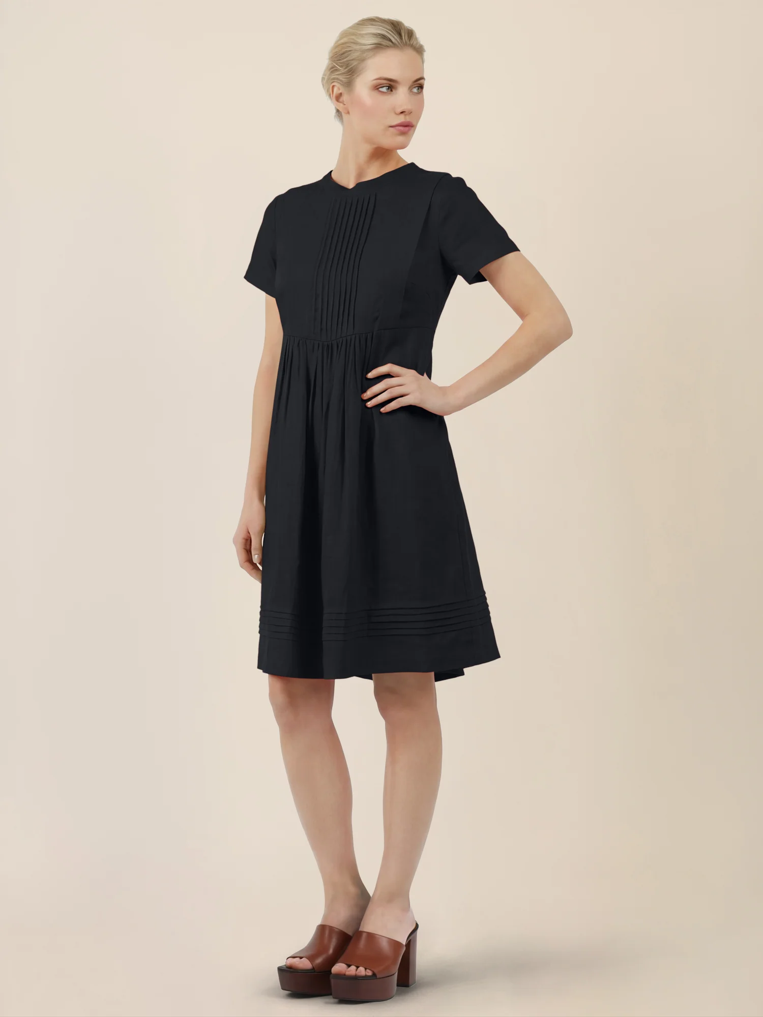 APART Luftiges Leinenkleid mit Zierfalten | schwarz - Image 6