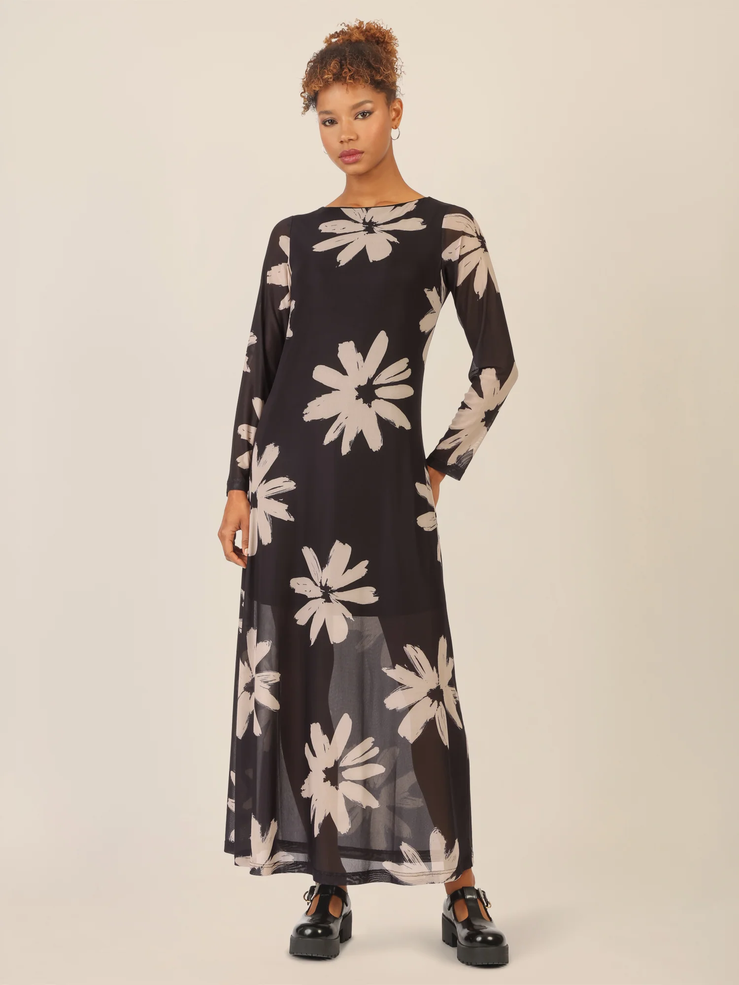 APART Maxi Meshkleid mit großem Blumenprint | schwarz-nude