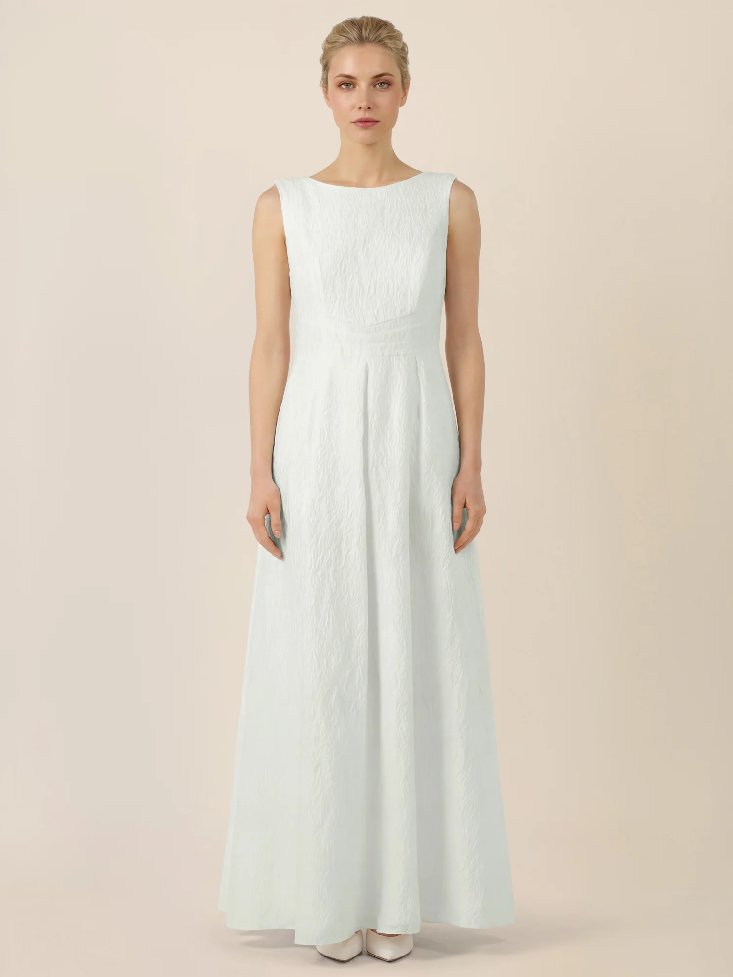 APART Maxikleid mit geprägtem Strukturmuster | creme