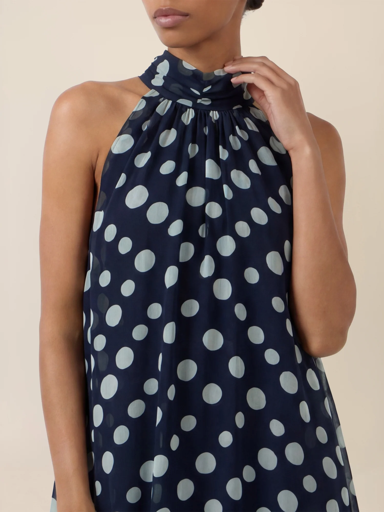 APART Maxikleid mit Neckholder und Volantsaum | nachtblau-creme - Image 4