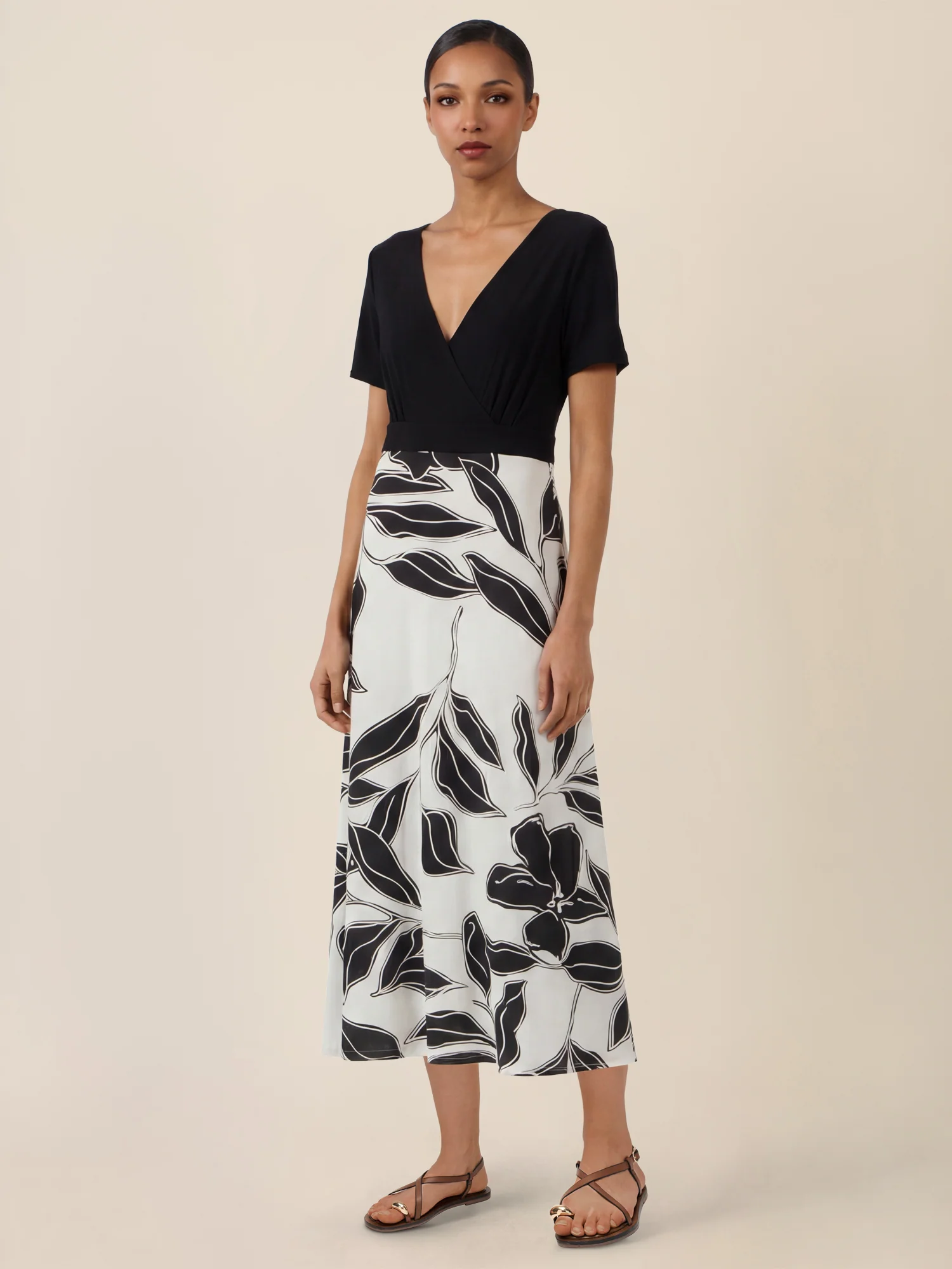 APART Maxikleid mit Wickeloptik und floralem Print | schwarz-creme