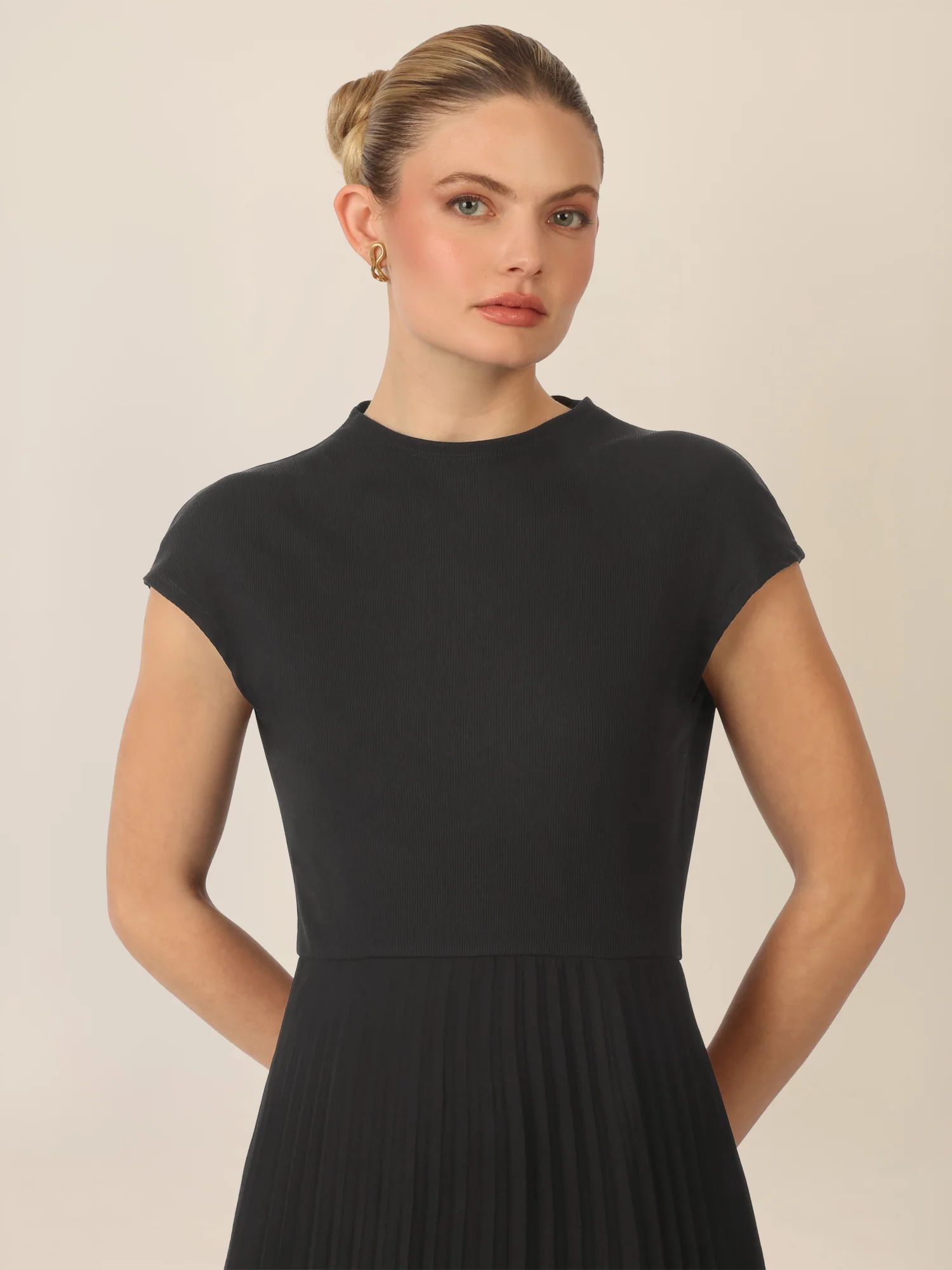 APART Midi Kleid mit Zipfelsaum | schwarz - Image 4