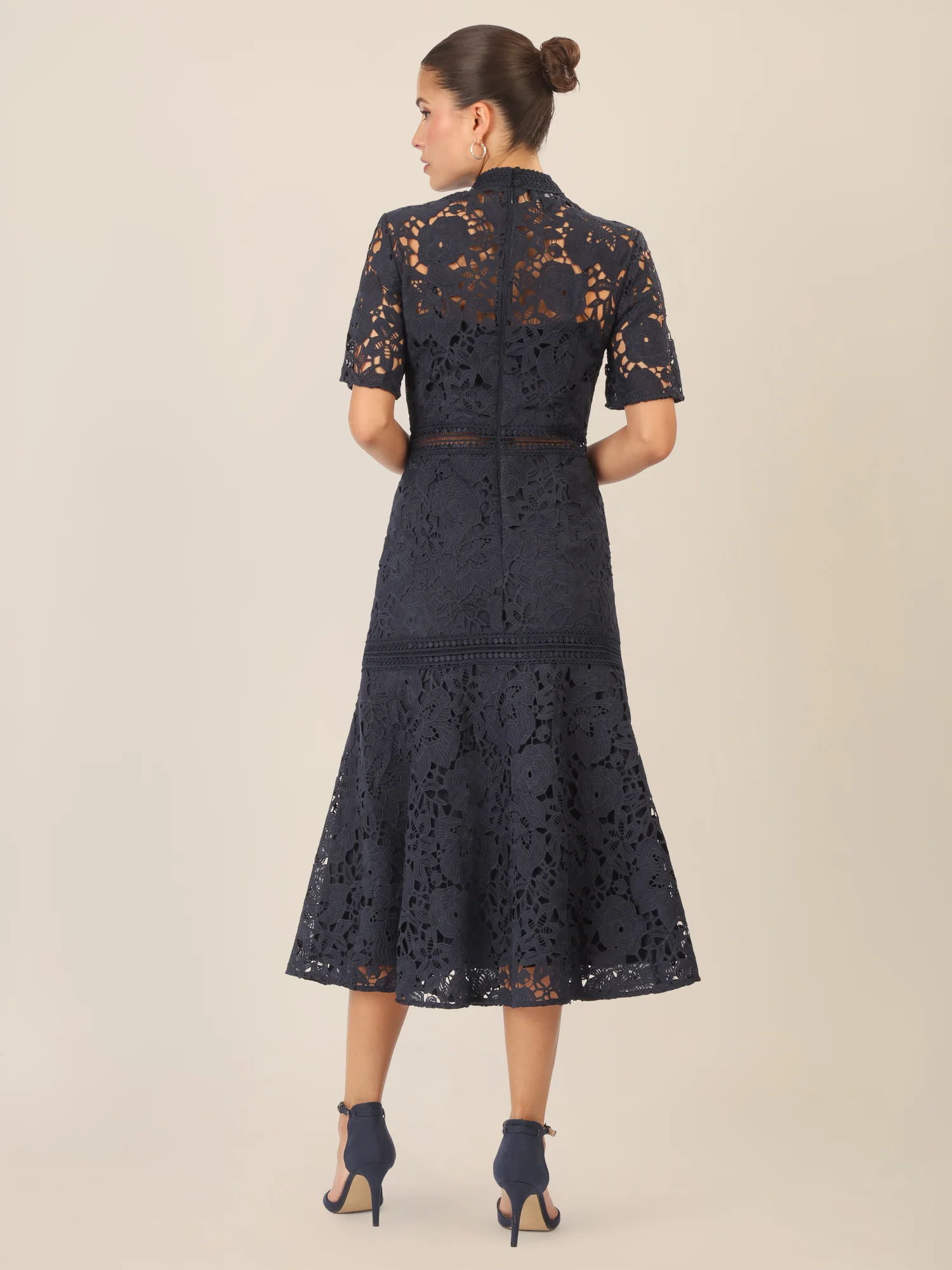 APART Midi Spitzenkleid mit blickdichtem Unterkleid | nachtblau - Image 2