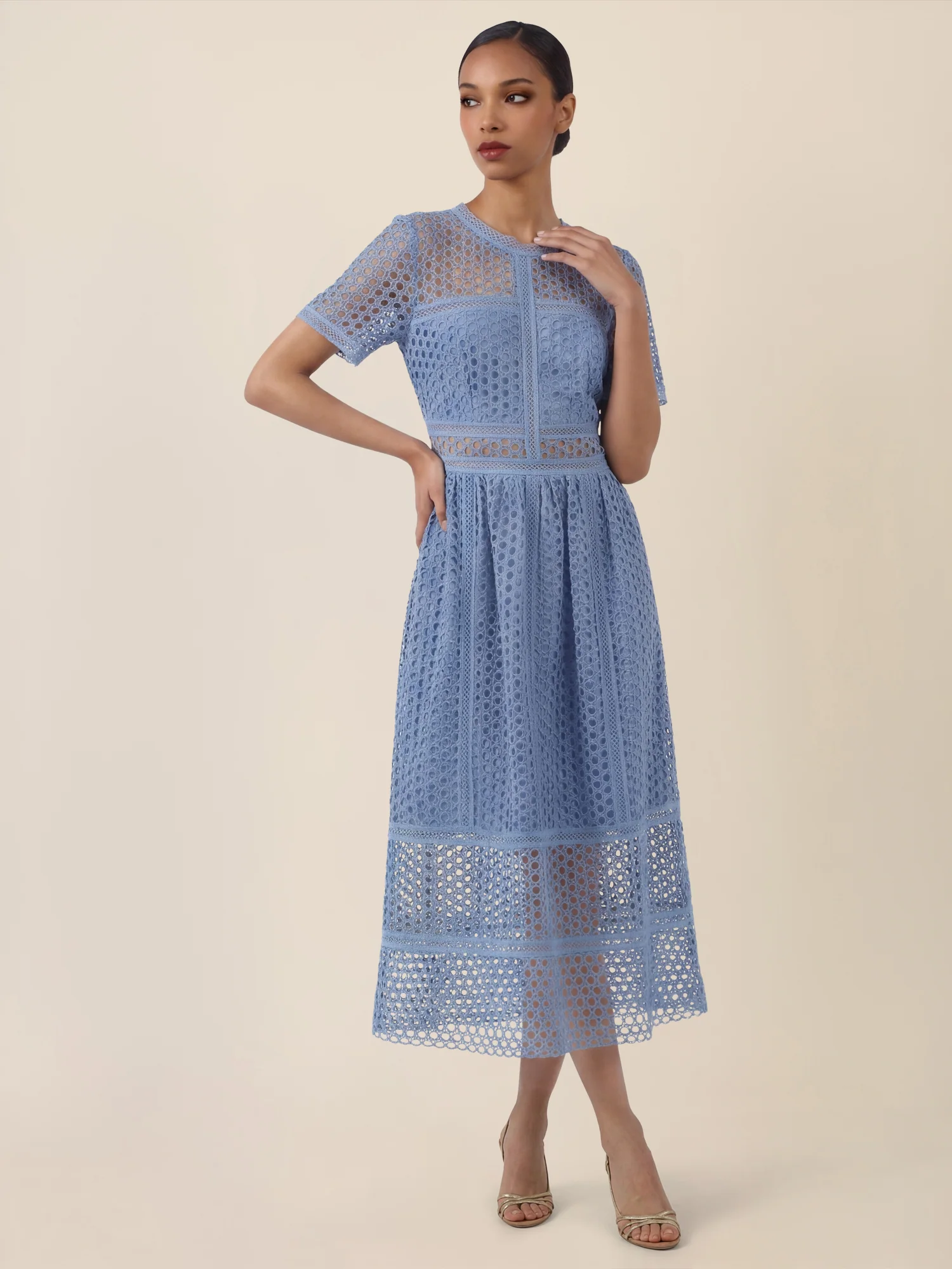 APART Midikleid mit Häkelspitze und Transparenz | rauchblau - Image 6