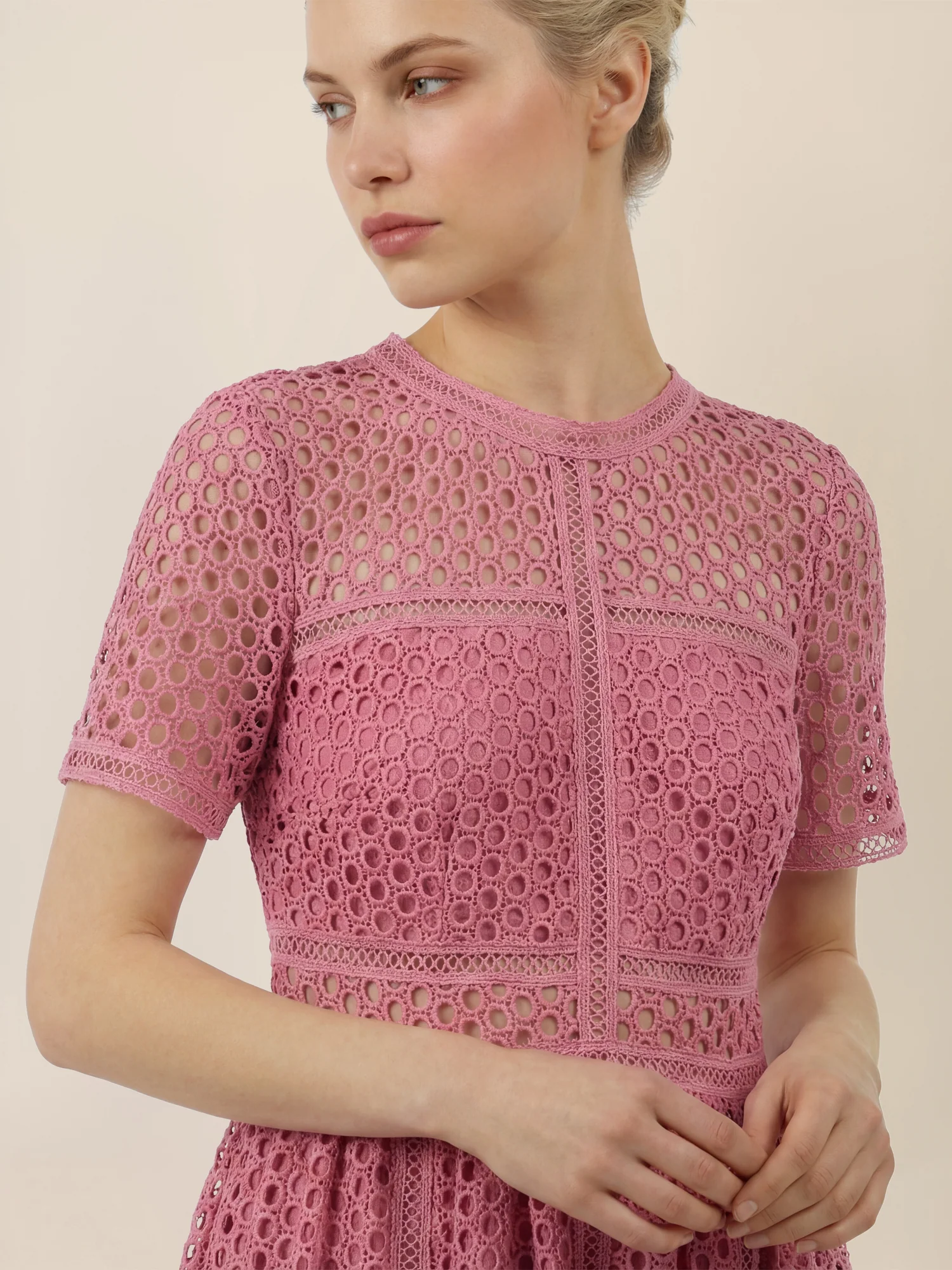 APART Midikleid mit Häkelspitze und Transparenz | rosé - Image 4