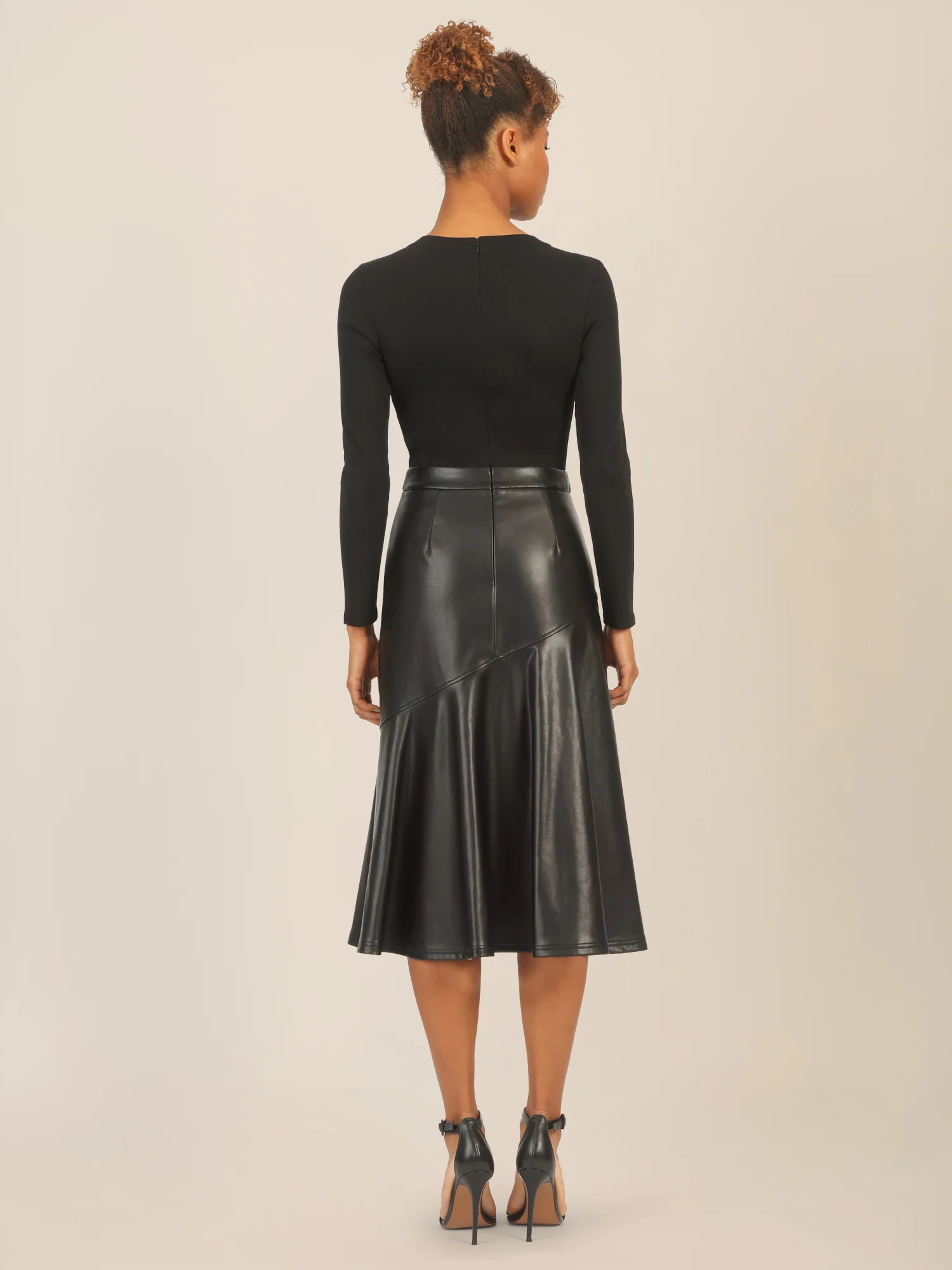 APART Midikleid mit Kunstleder-Rock in Bahnenoptik | schwarz - Image 2