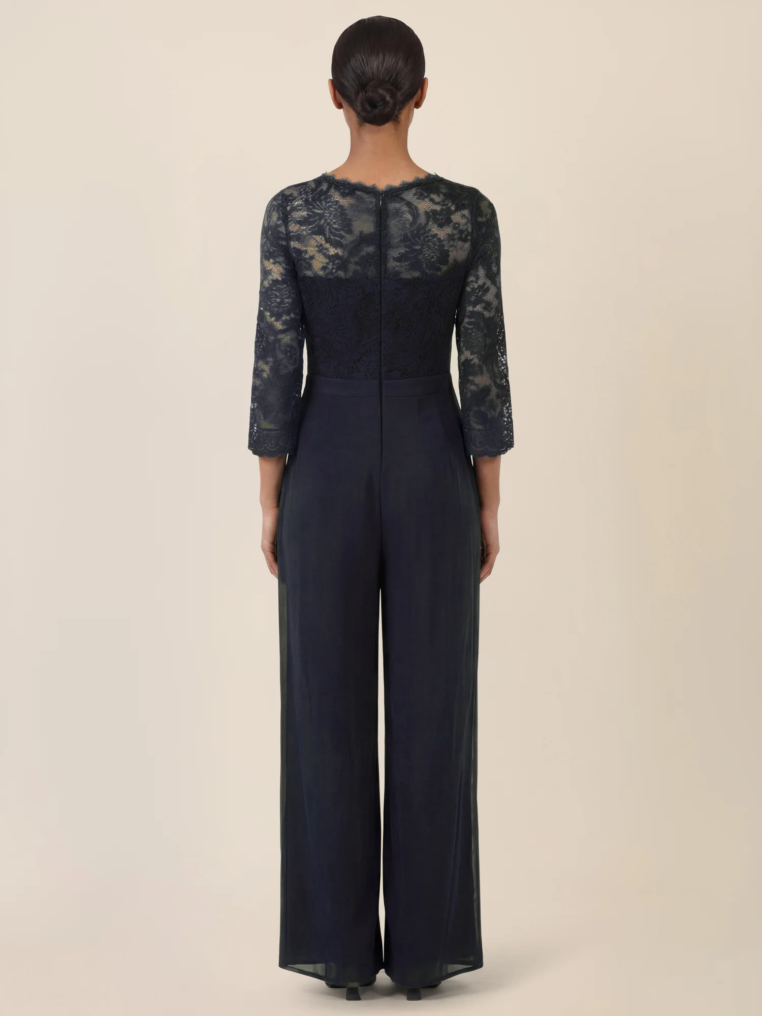 APART Overall aus elastischer Spitze und Chiffon | nachtblau - Image 2