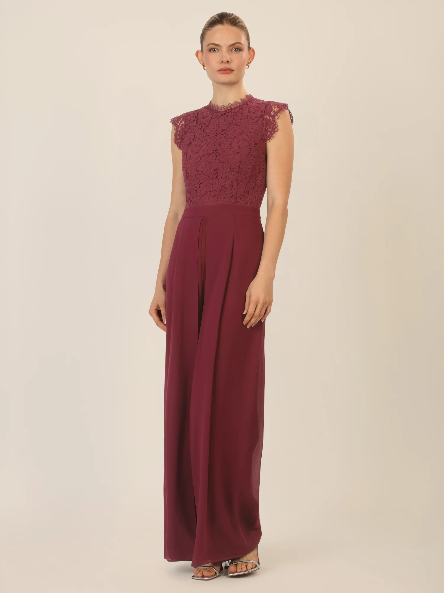 APART Overall mit Spitzenoberteil mit Spitzenoberteil und weitem Bein | bordeauxrot - Image 5