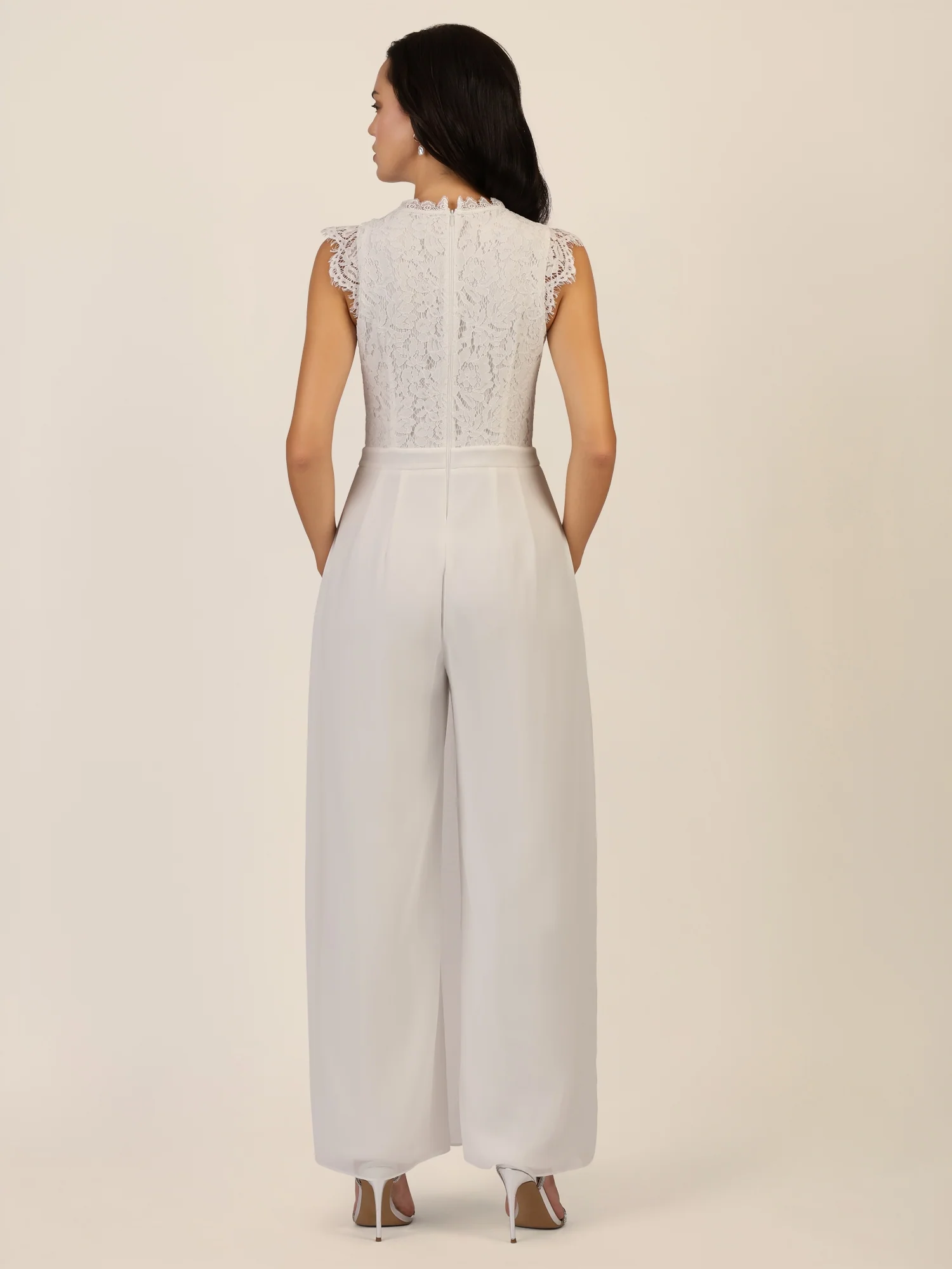 APART Overall mit Spitzenoberteil mit Spitzenoberteil und weitem Bein | creme - Image 2