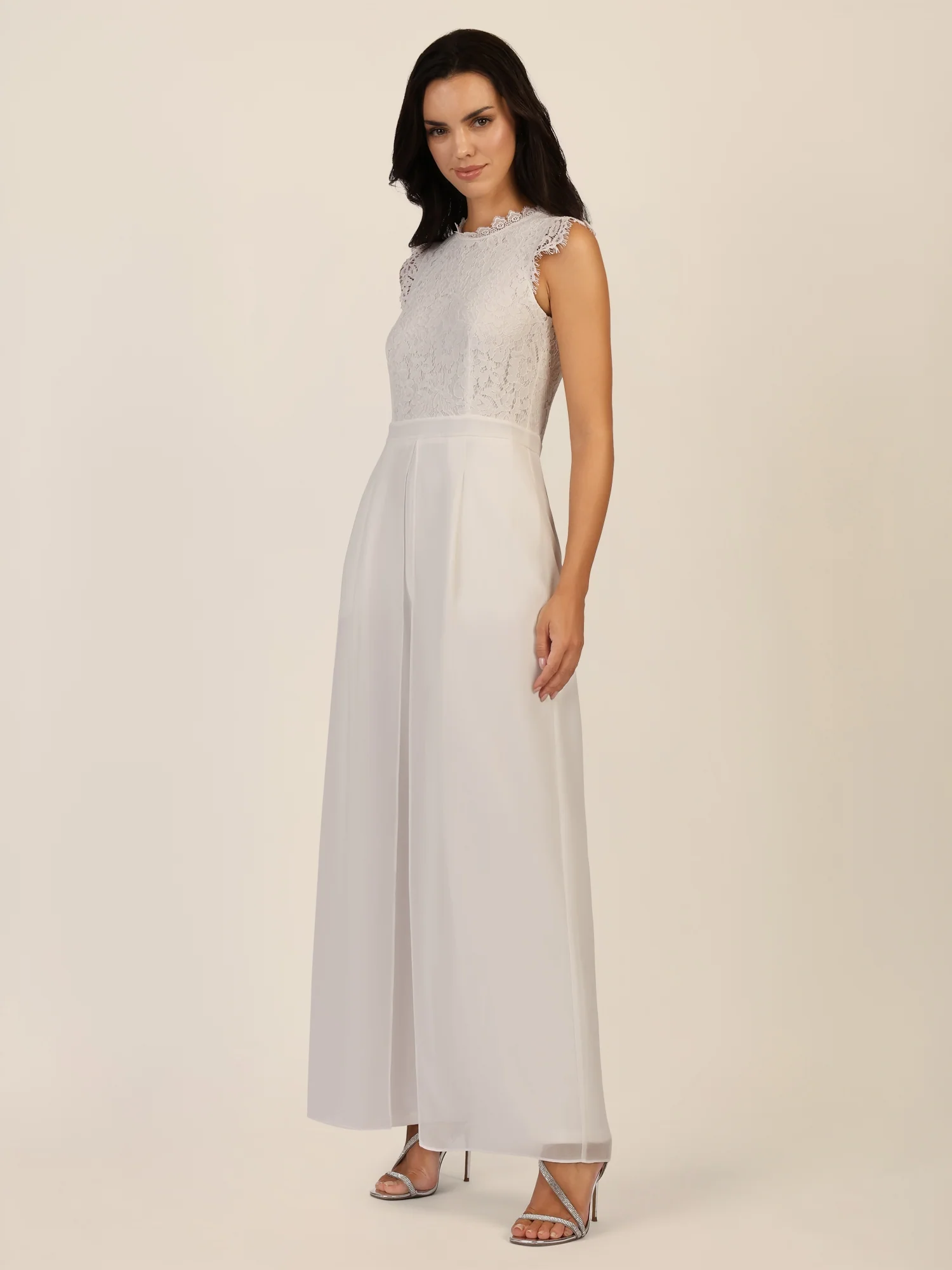 APART Overall mit Spitzenoberteil mit Spitzenoberteil und weitem Bein | creme - Image 5