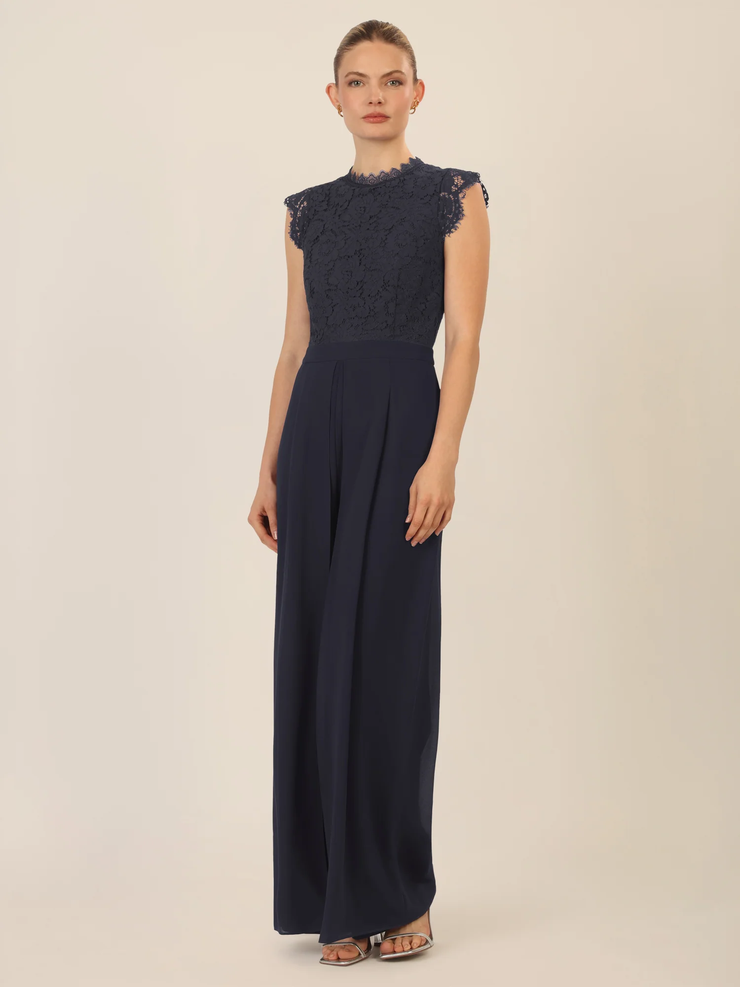 APART Overall mit Spitzenoberteil mit Spitzenoberteil und weitem Bein | nachtblau - Image 5