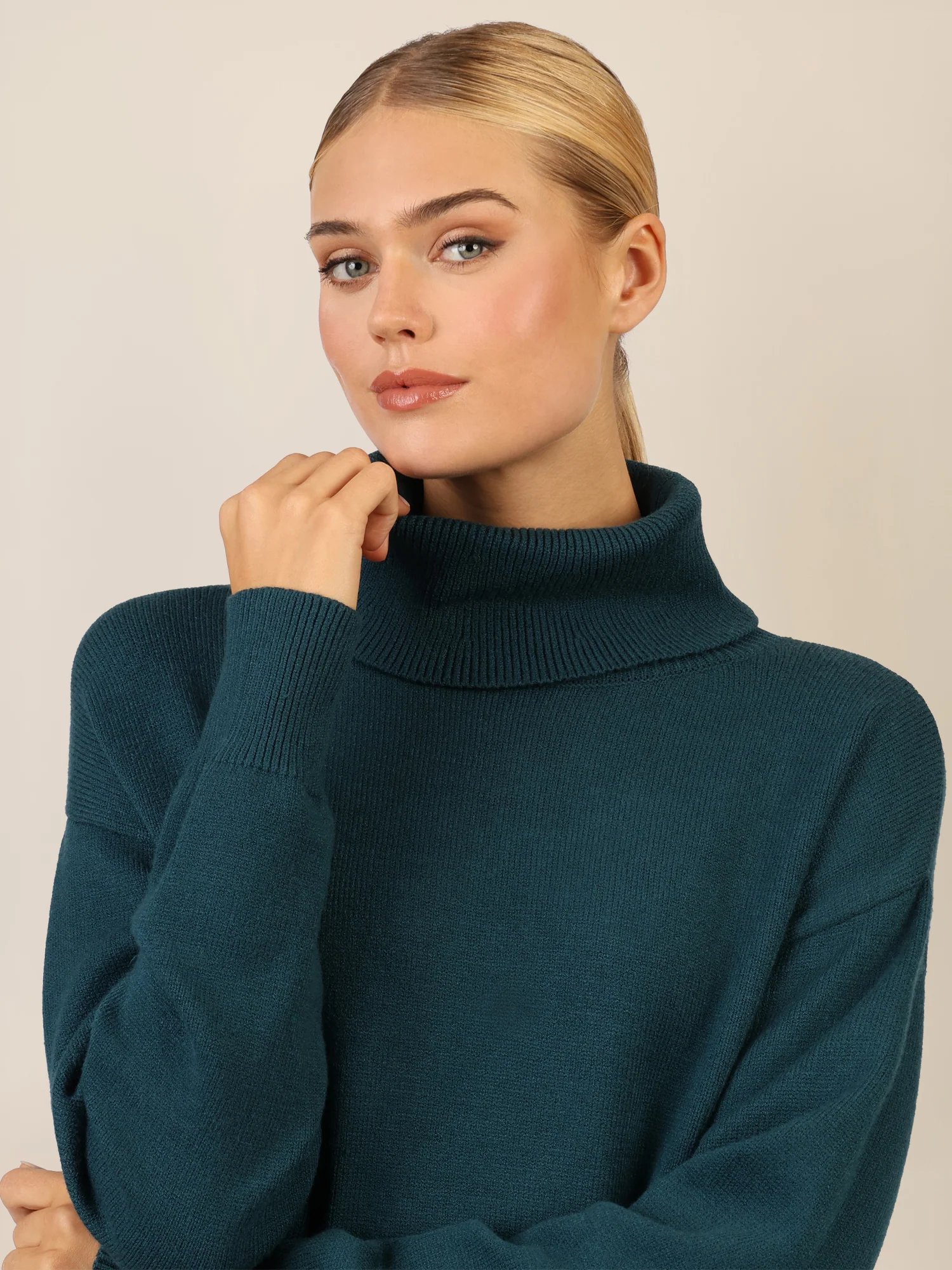 APART Overside Strickkleid mit überschnittene Schultern | dunkelgrün - Image 5